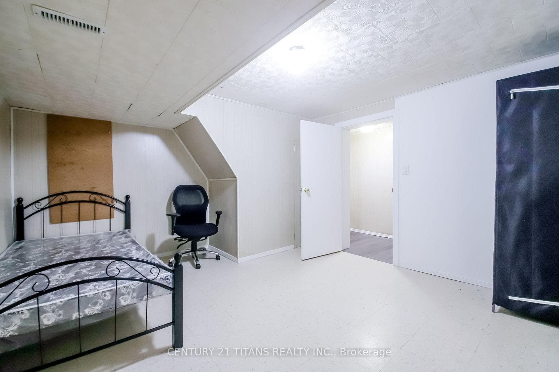 9 Minos Crescent photo 46