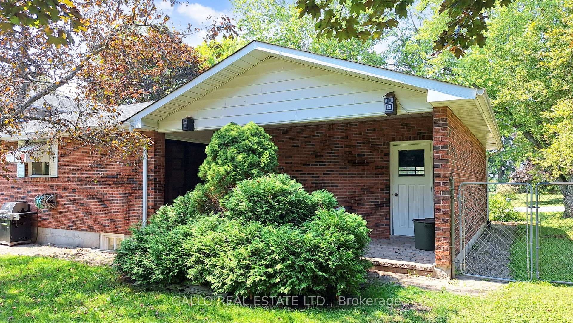 5 Thornbay Drive photo 26