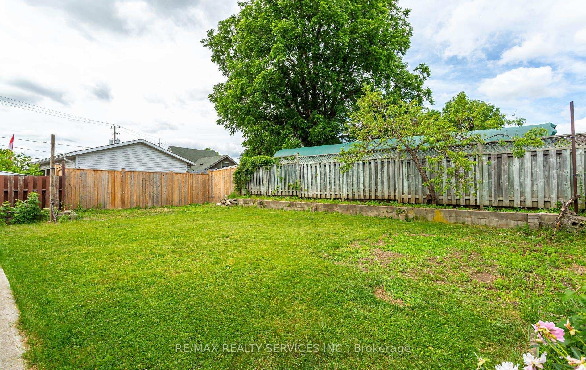 176 Samuelson Street photo 43