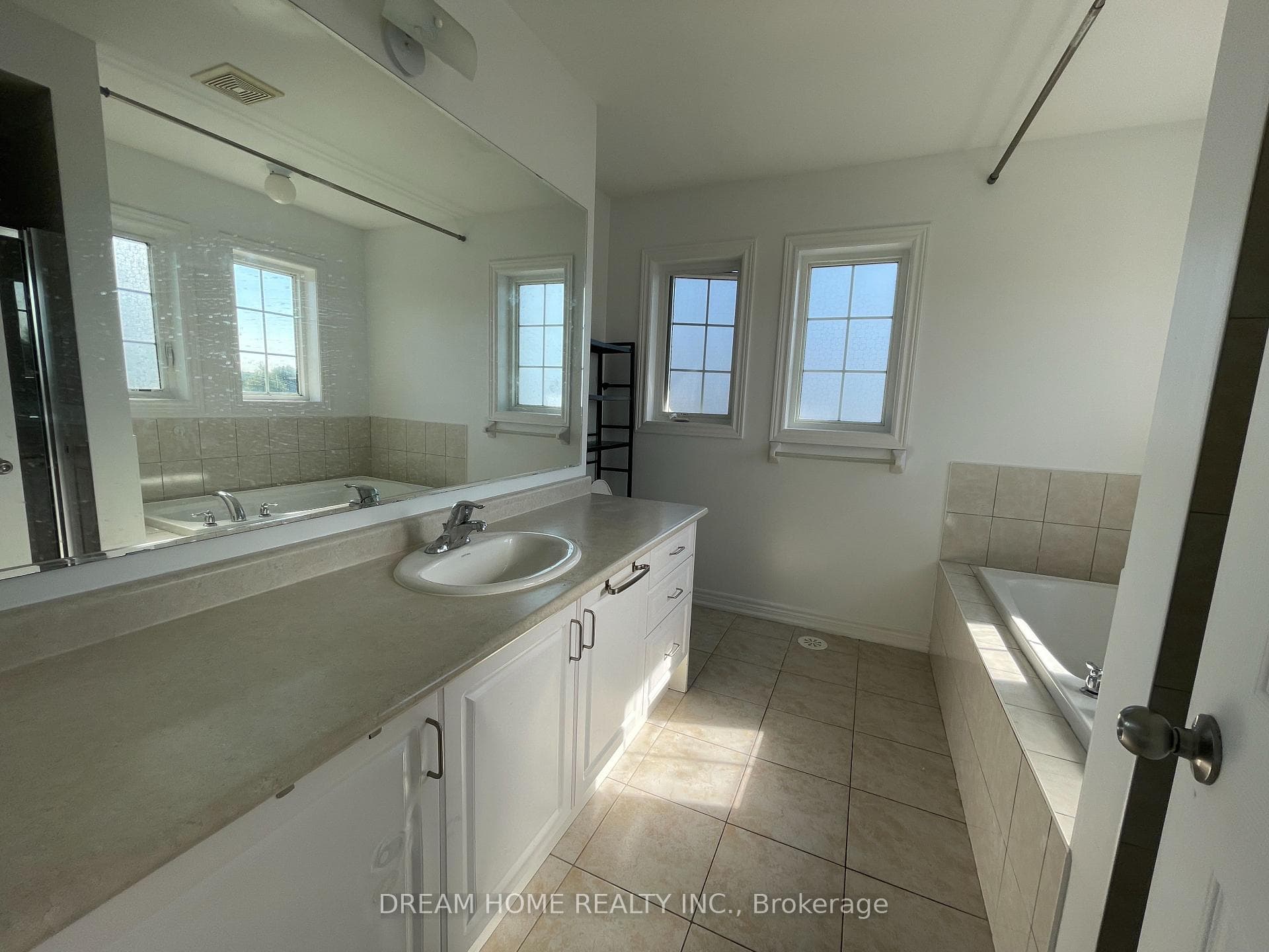 2 Larry Grove Way photo 13