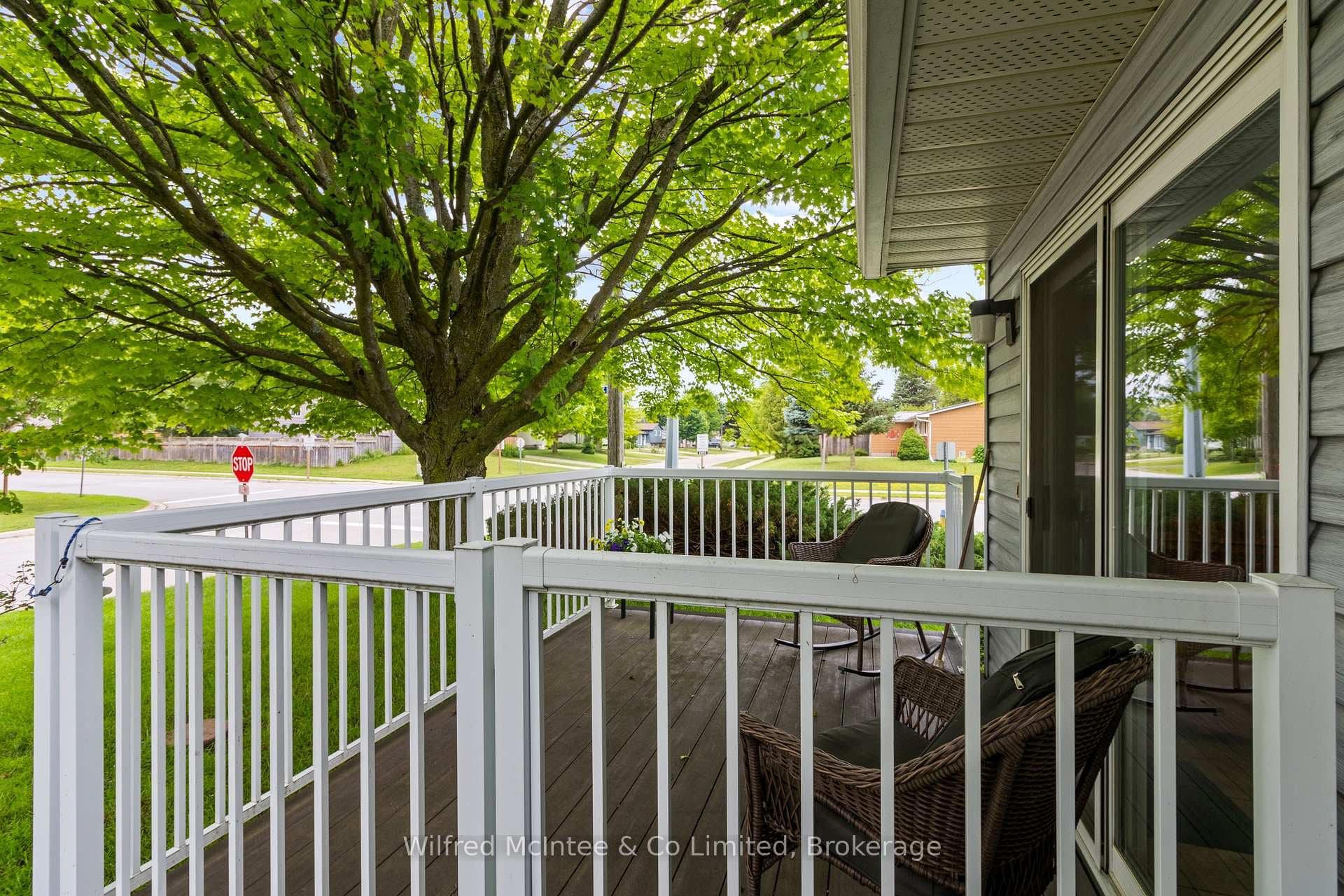 455 Bruce Street photo 12
