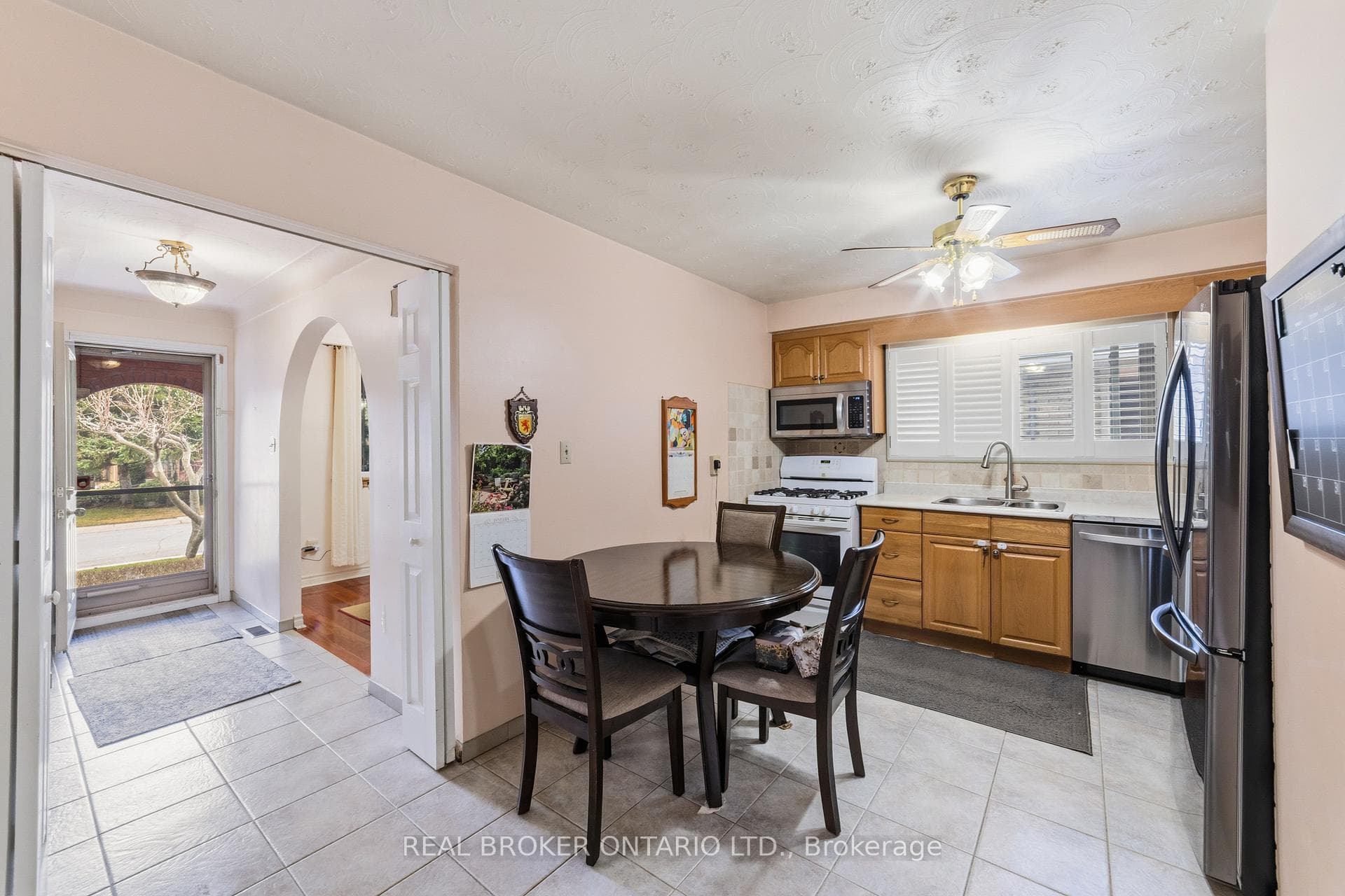 122 Green Cedar Drive photo 7
