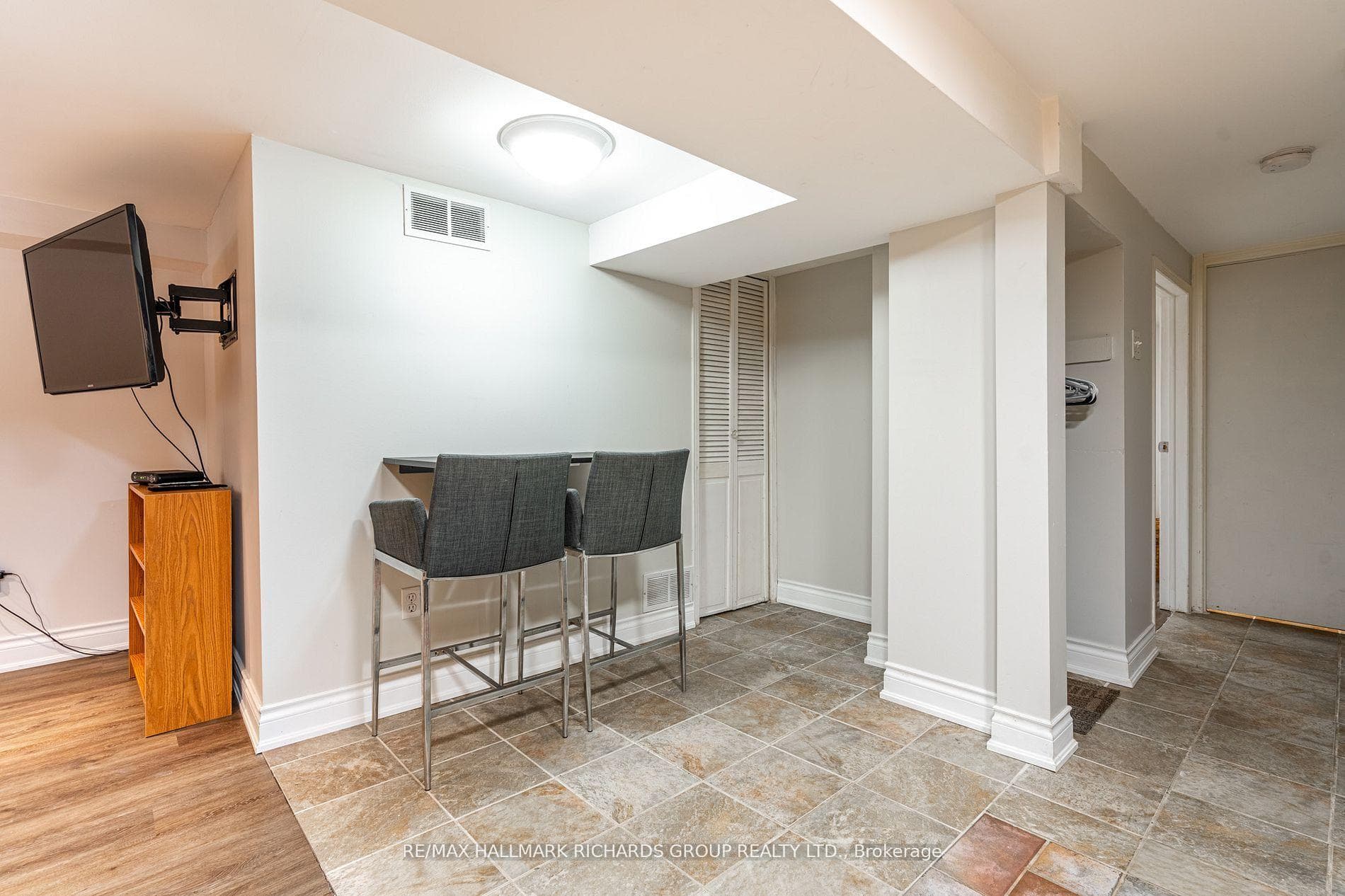 159 Bellefair Avenue Unit Lower photo 7