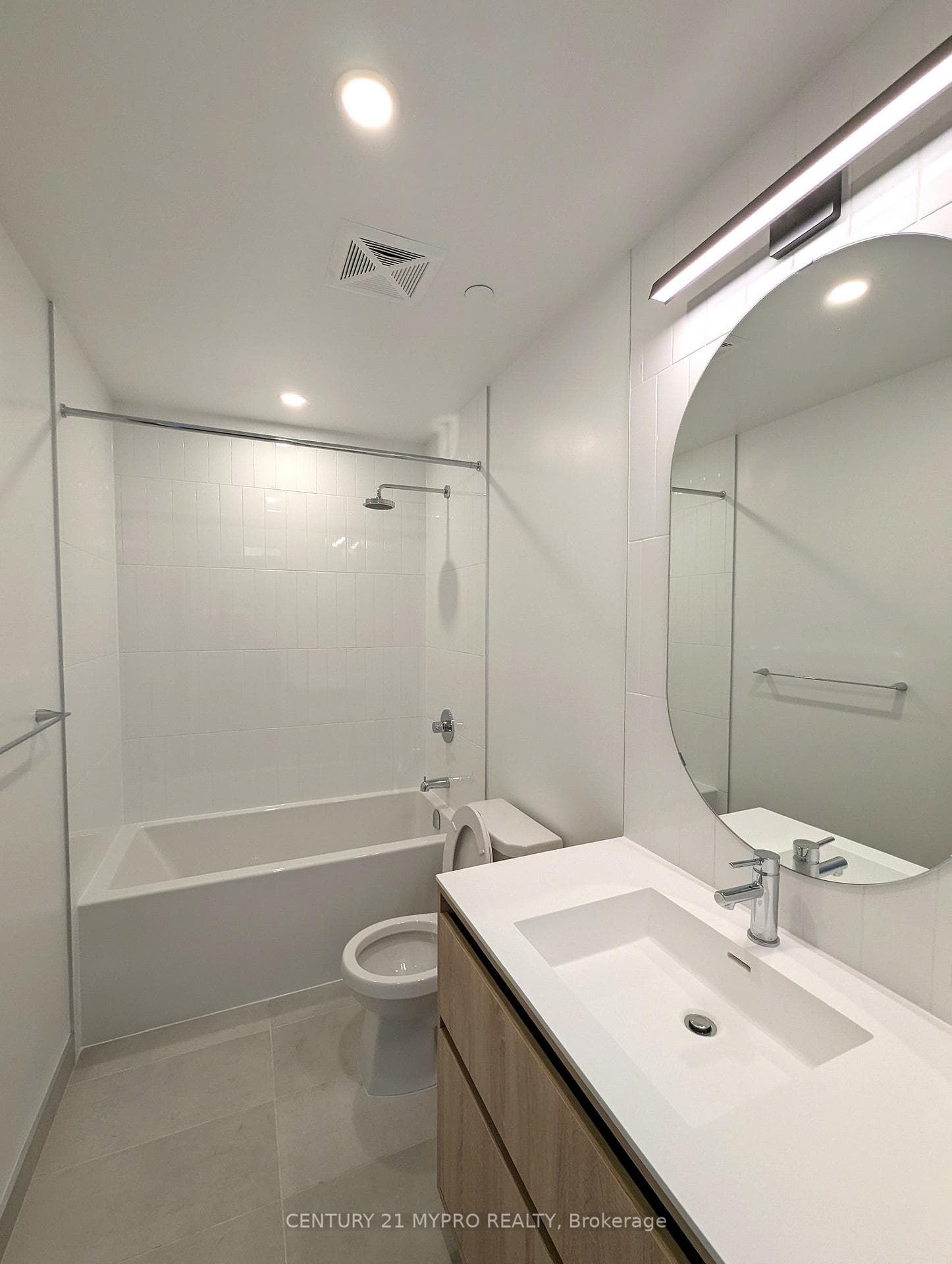 7950 Bathurst Street Unit B2205 photo 11
