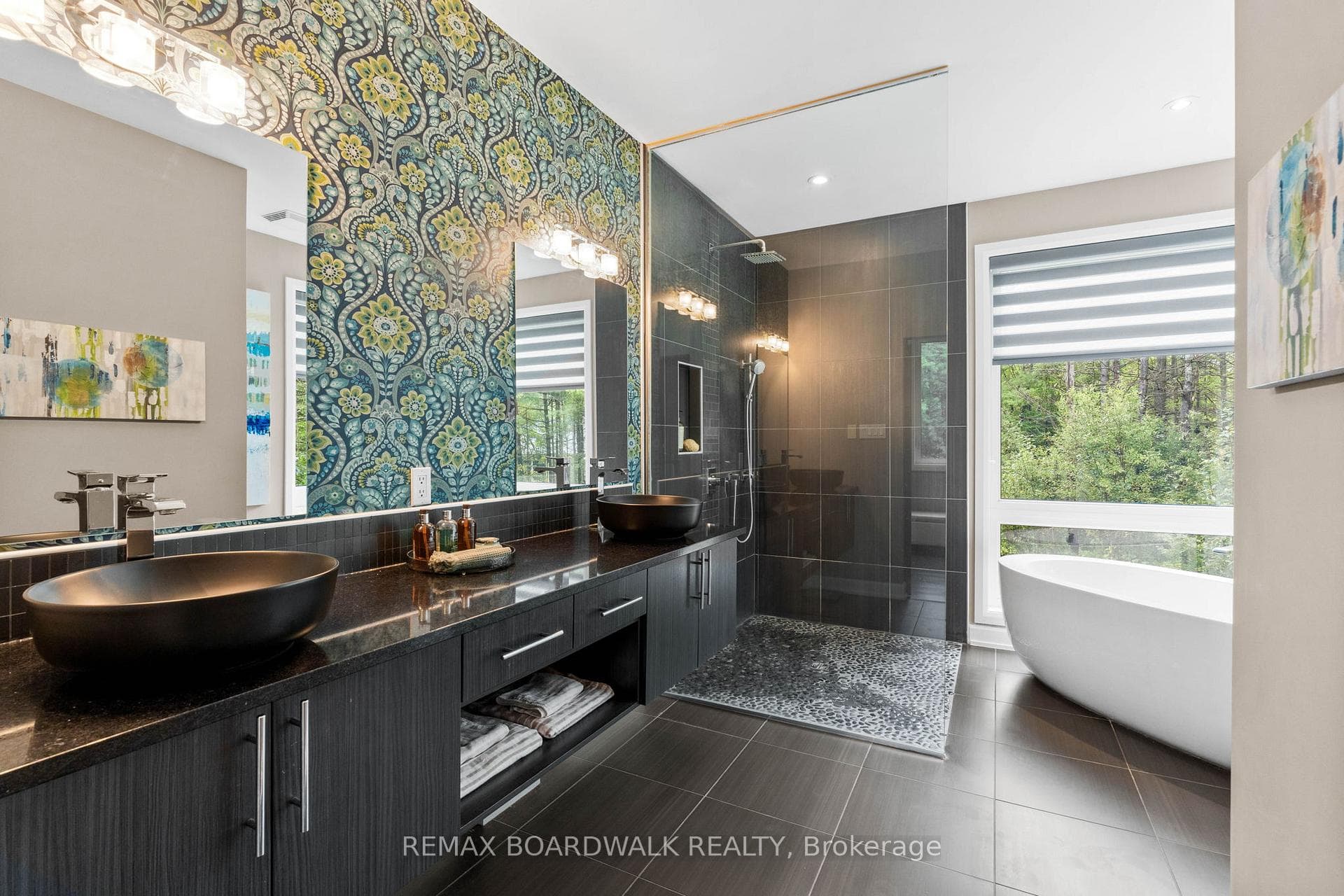 108 EDITH MARGARET Place photo 22