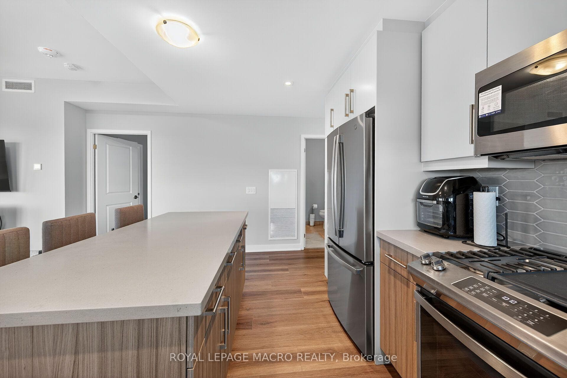 2007 James Street Unit 1707 photo 12