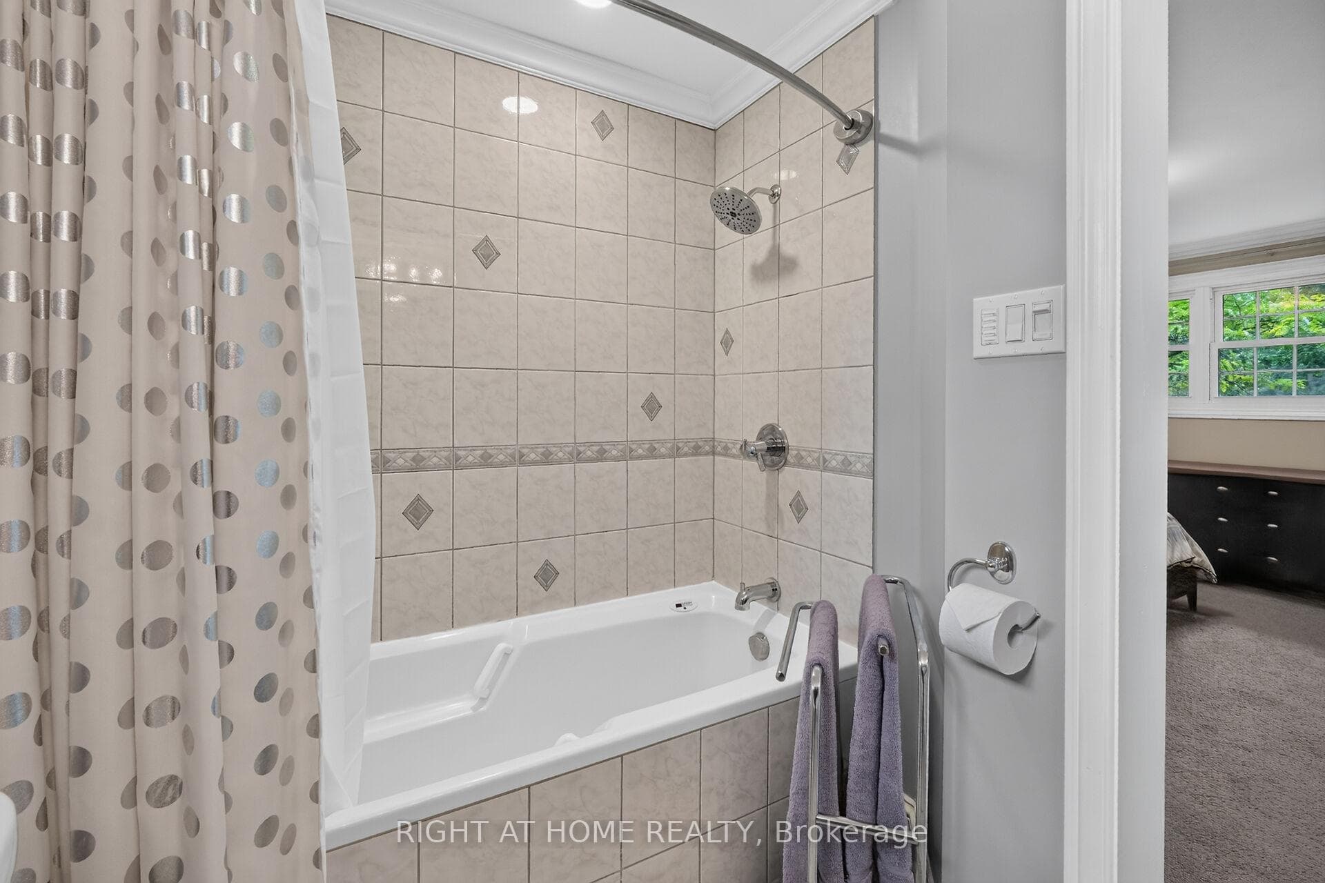 949 Kingsmere Avenue photo 31