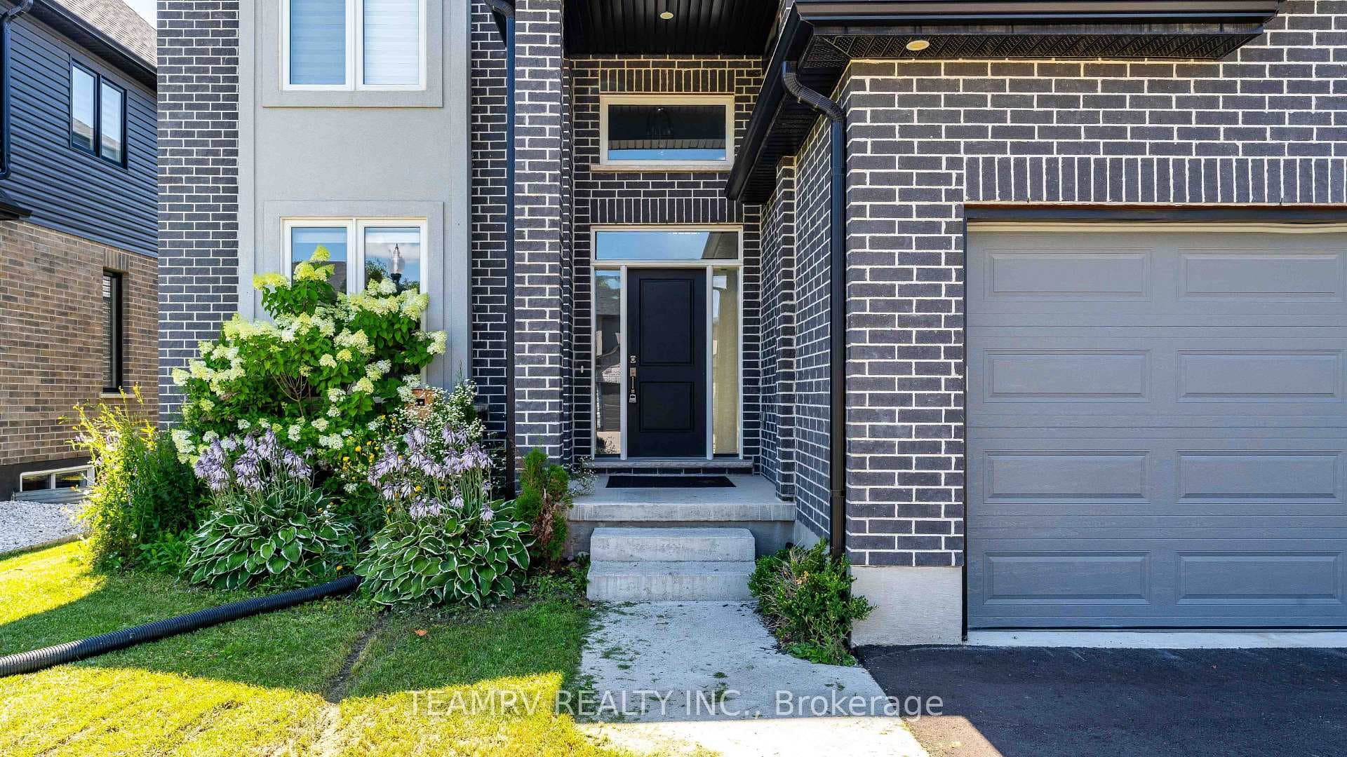 382 Masters Drive photo 5