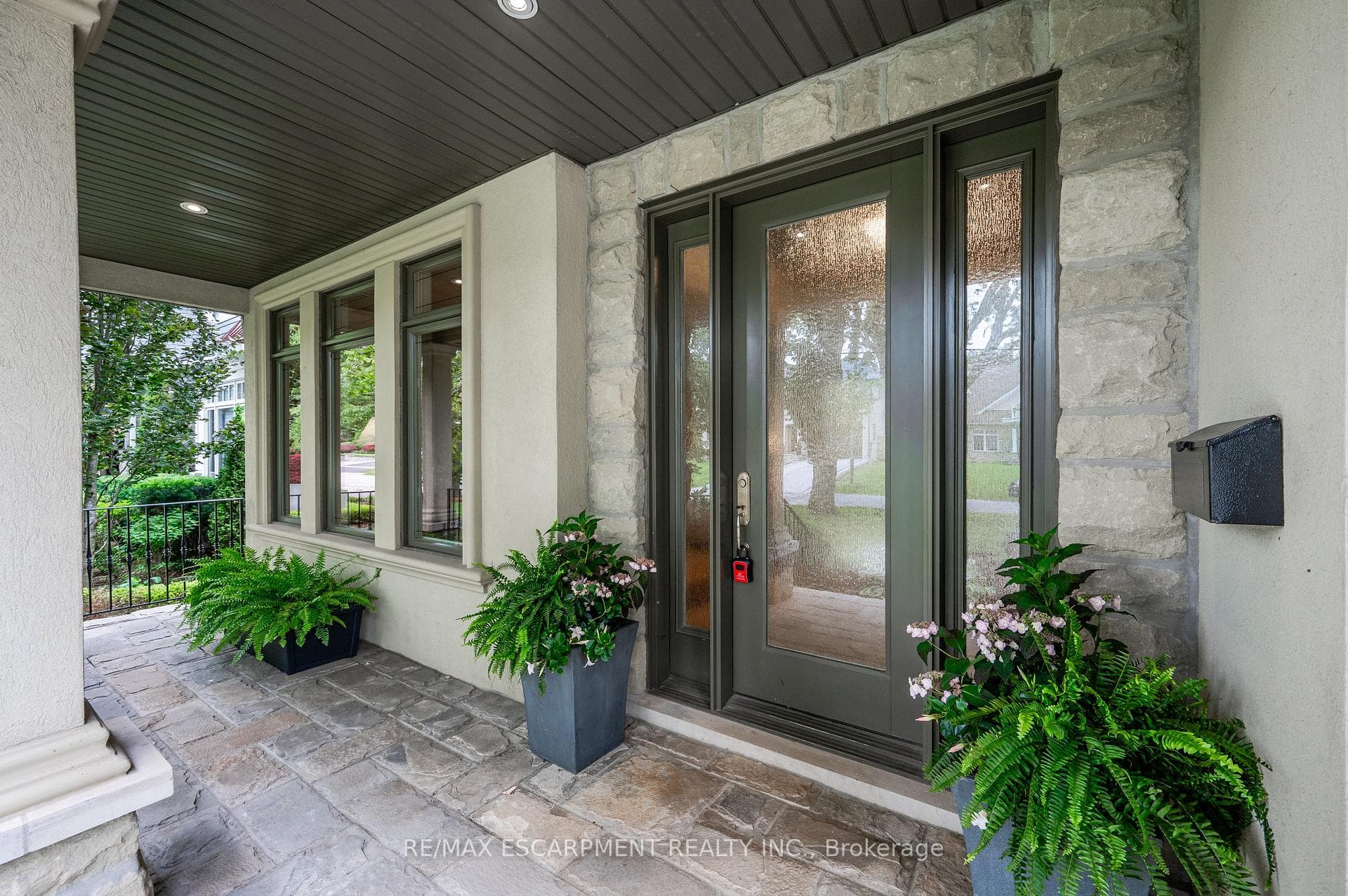 249 Lakeside Avenue photo 3