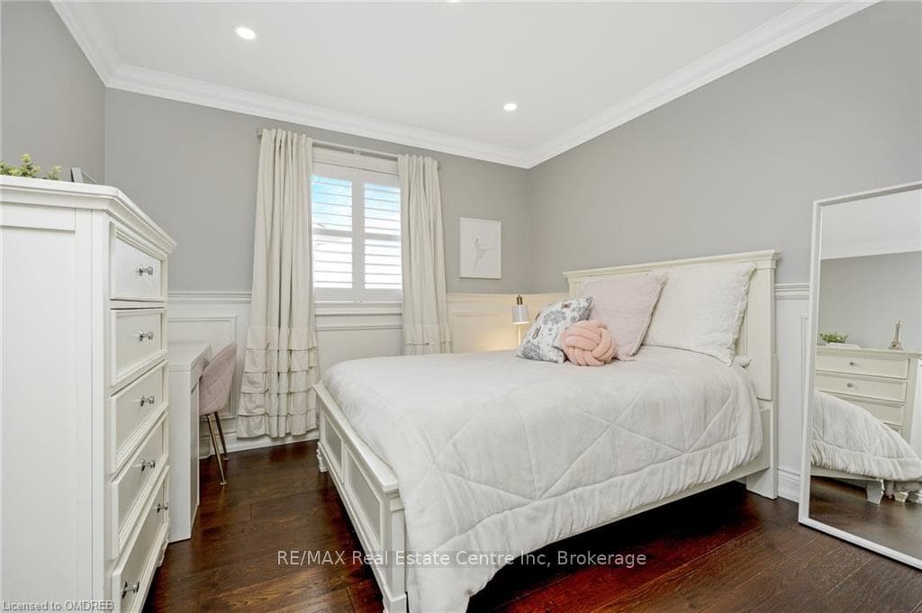 1035 DONNELLY Street photo 26