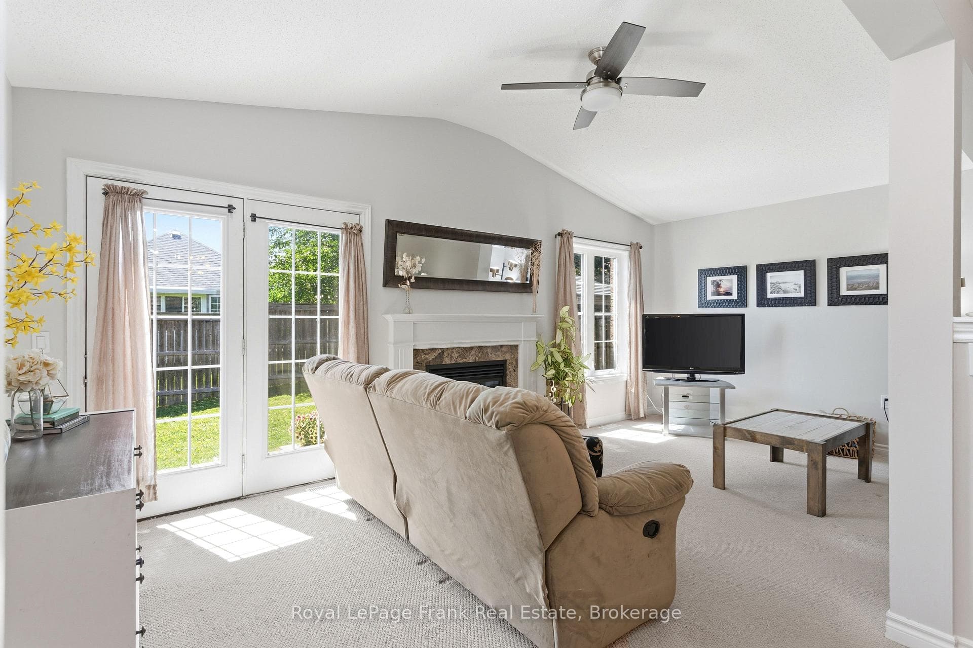 1340 Wadebridge Crescent photo 5