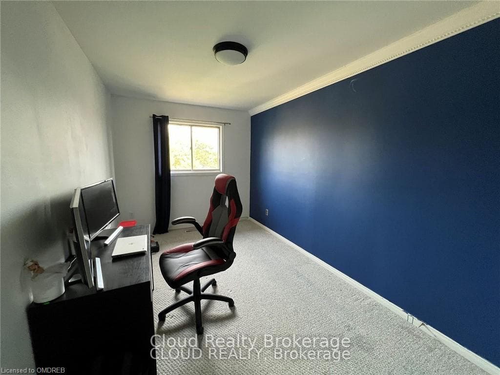 1000 UPPER PARADISE Road Unit 15 photo 9