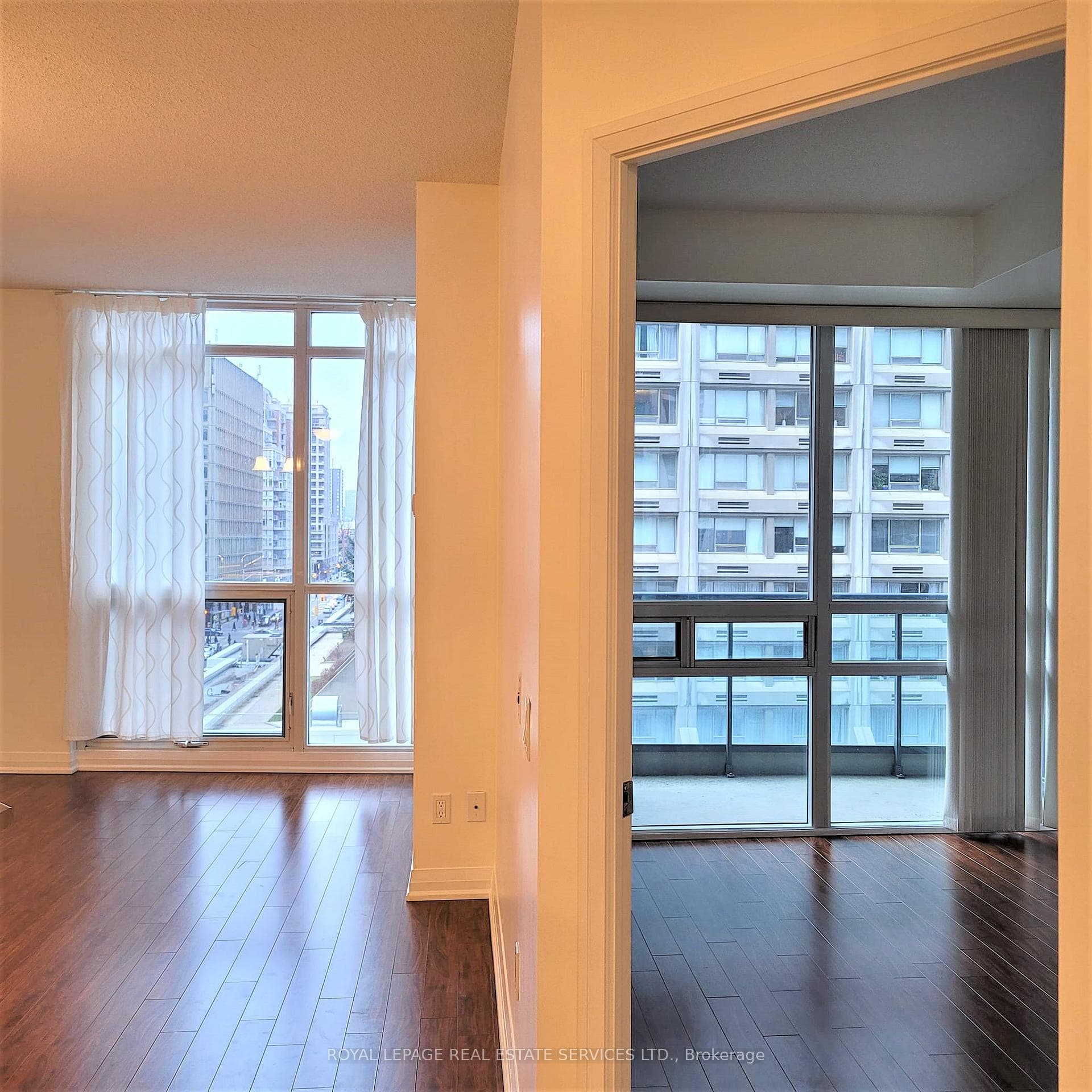 1121 Bay Street Unit 705 photo 6