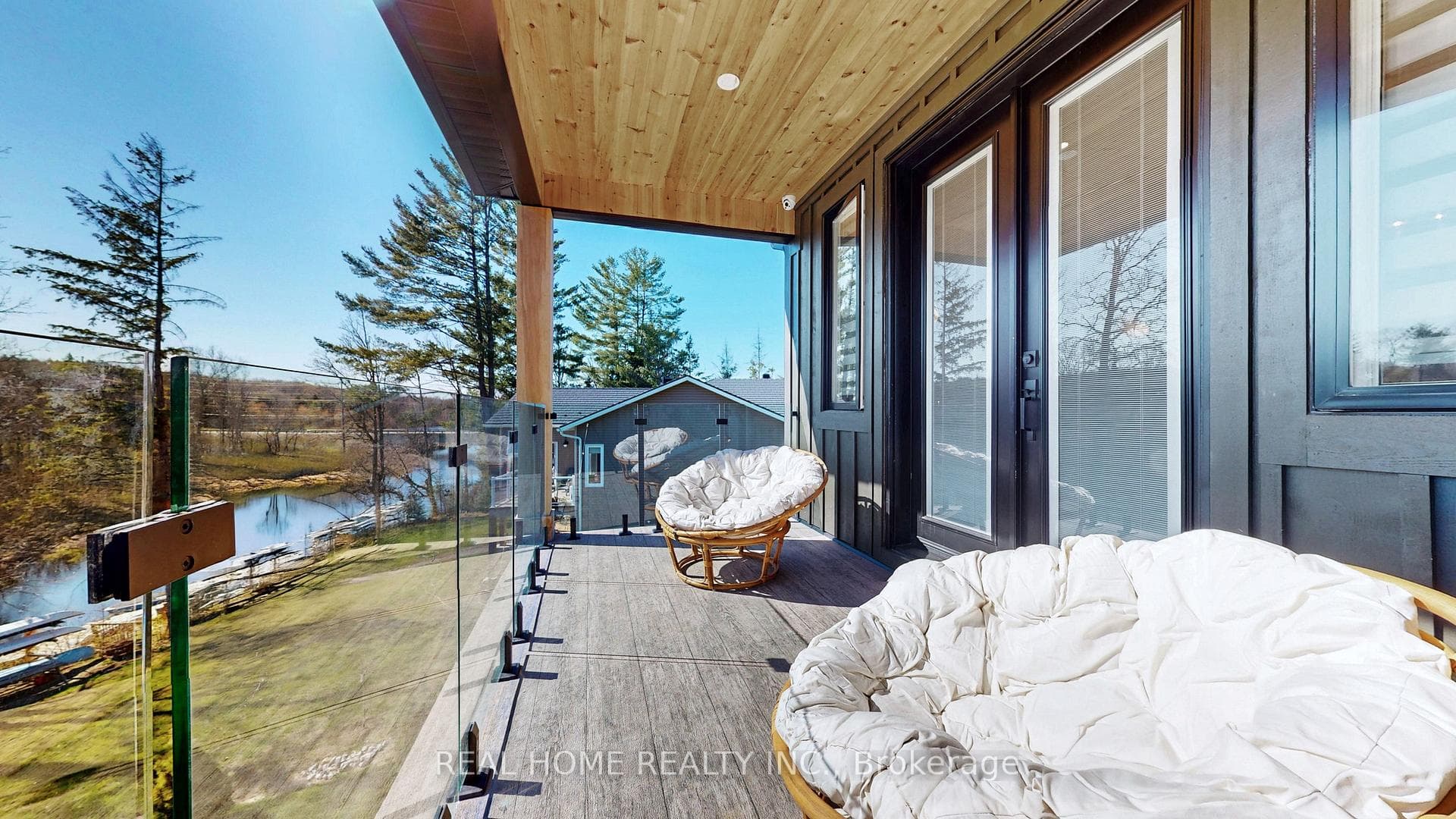 8 Knowles Crescent photo 22