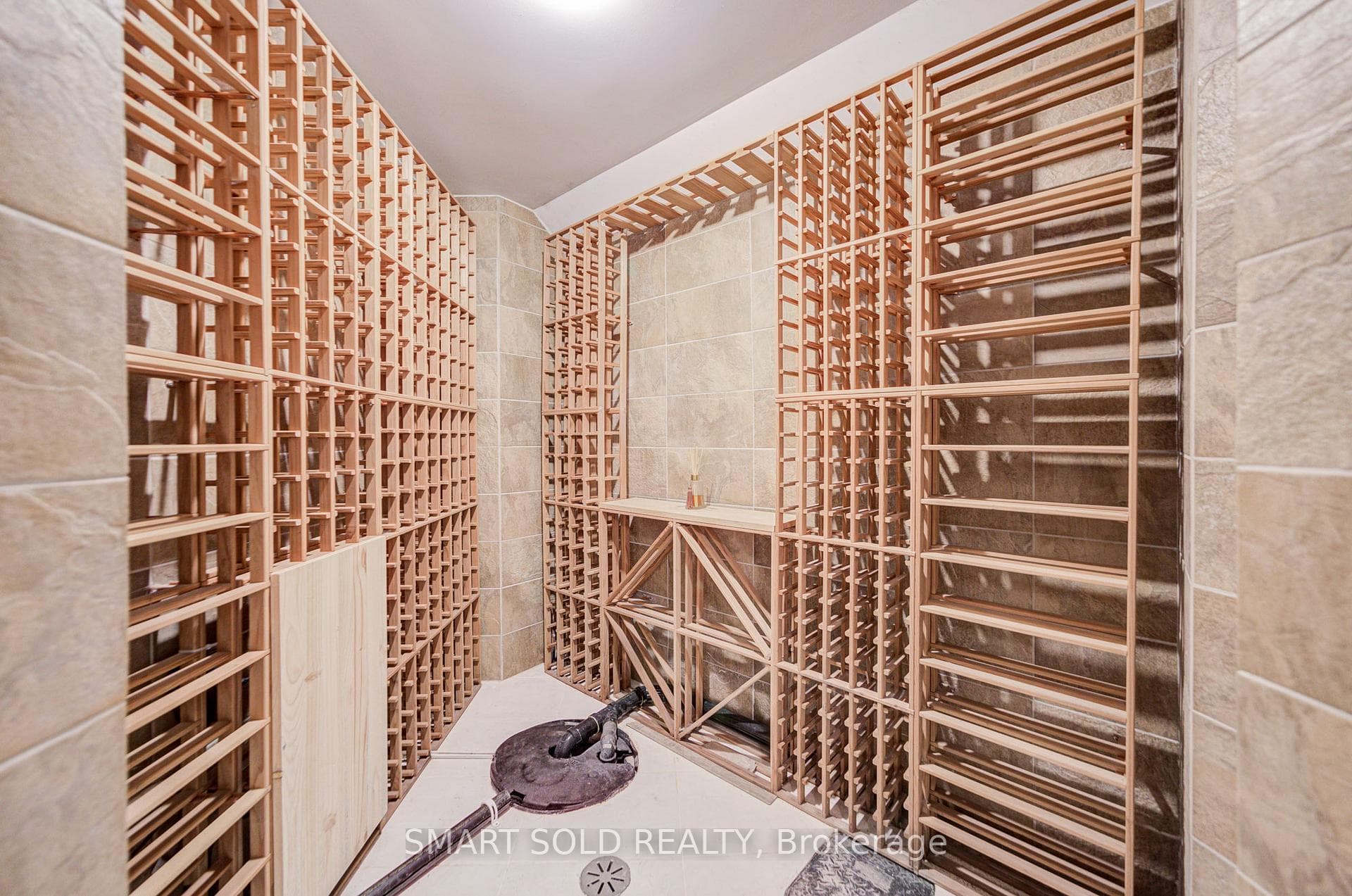 201 Burnhamthorpe Road photo 43