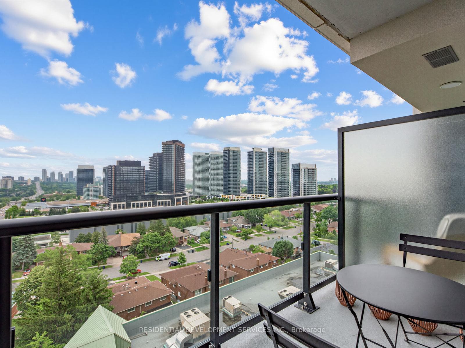 699 Sheppard Avenue Unit 1111 photo 22