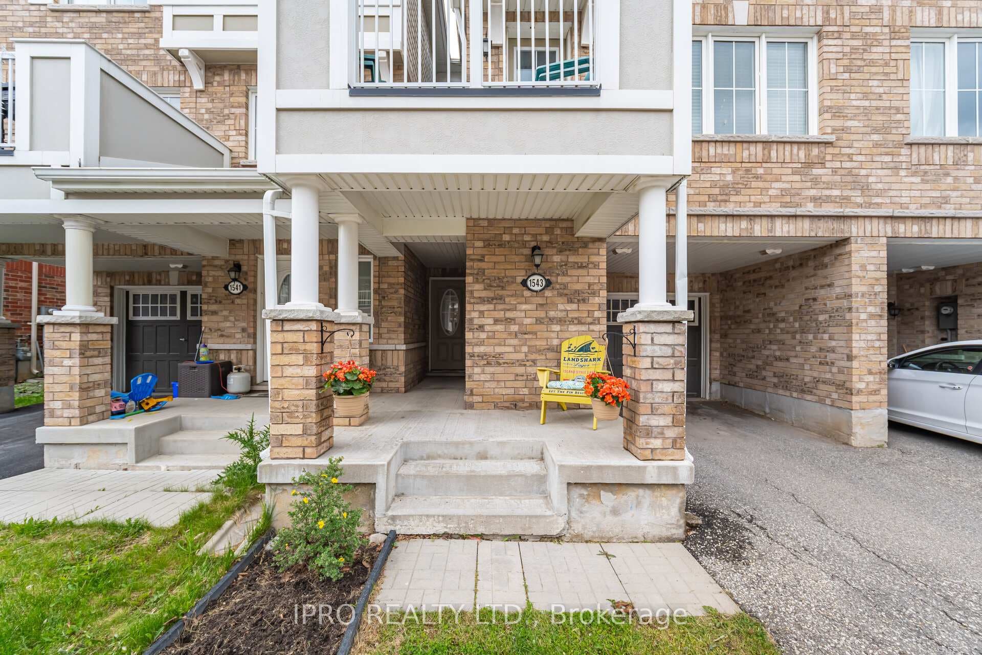 1543 HUSBAND Place photo 2