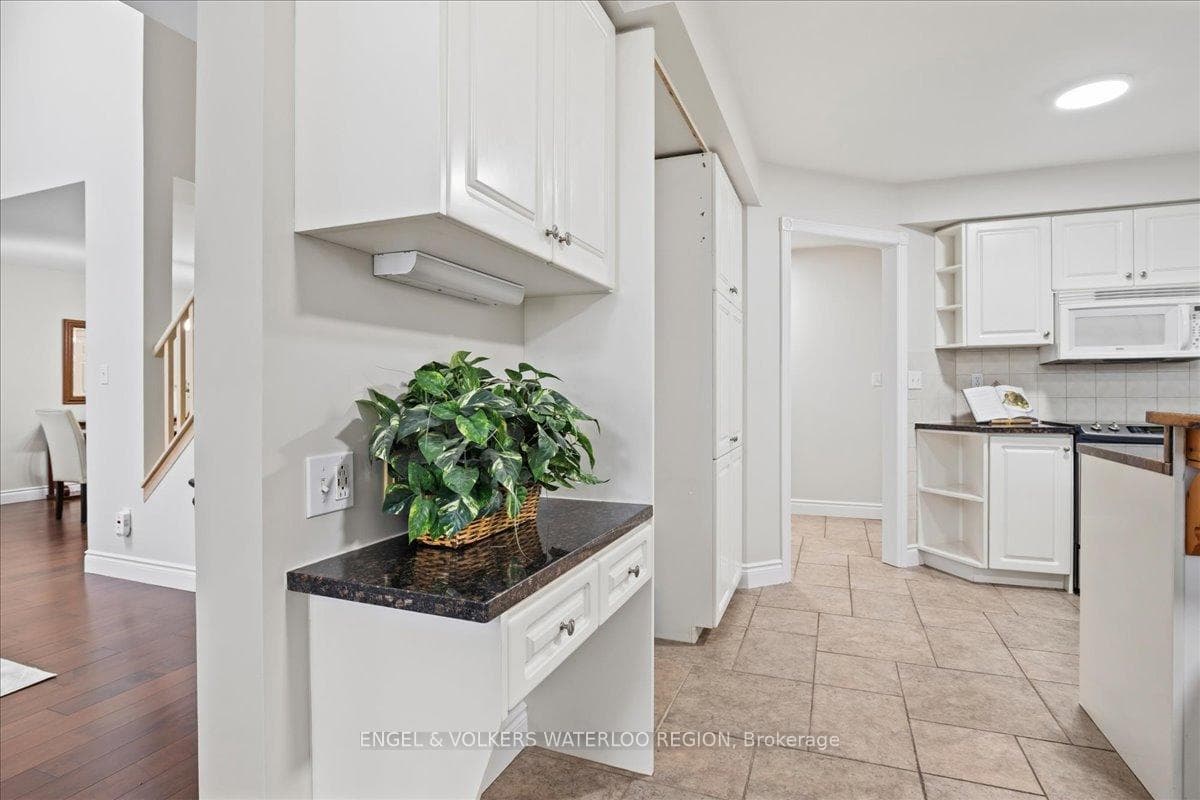 52 Longhurst Crescent photo 16