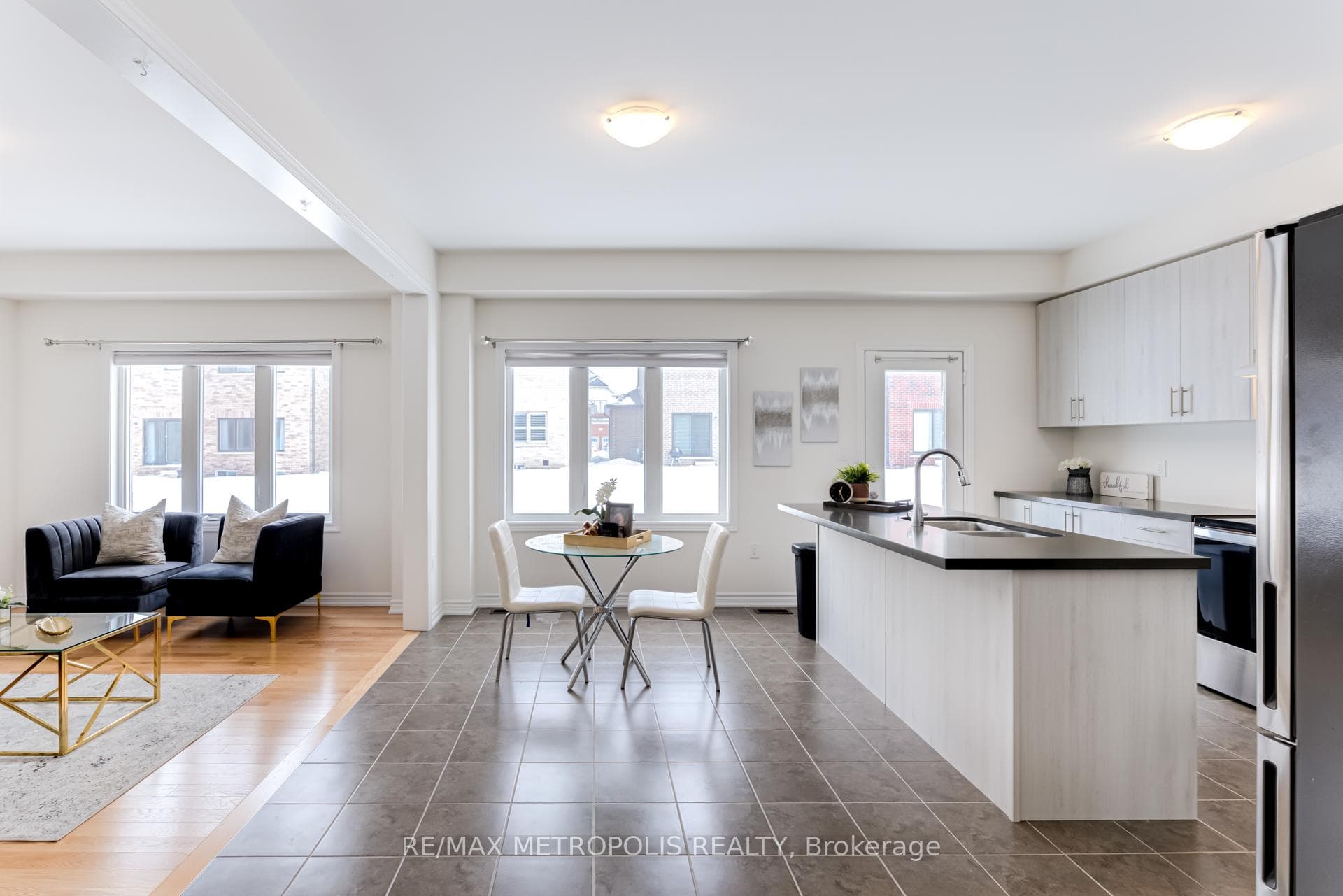 224 Fleetwood Drive photo 11
