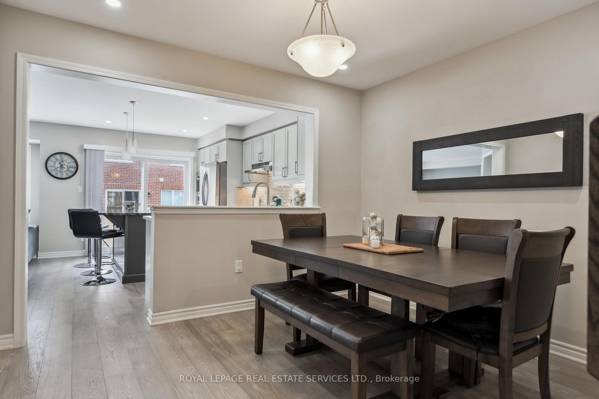 87 Reichert Court photo 8