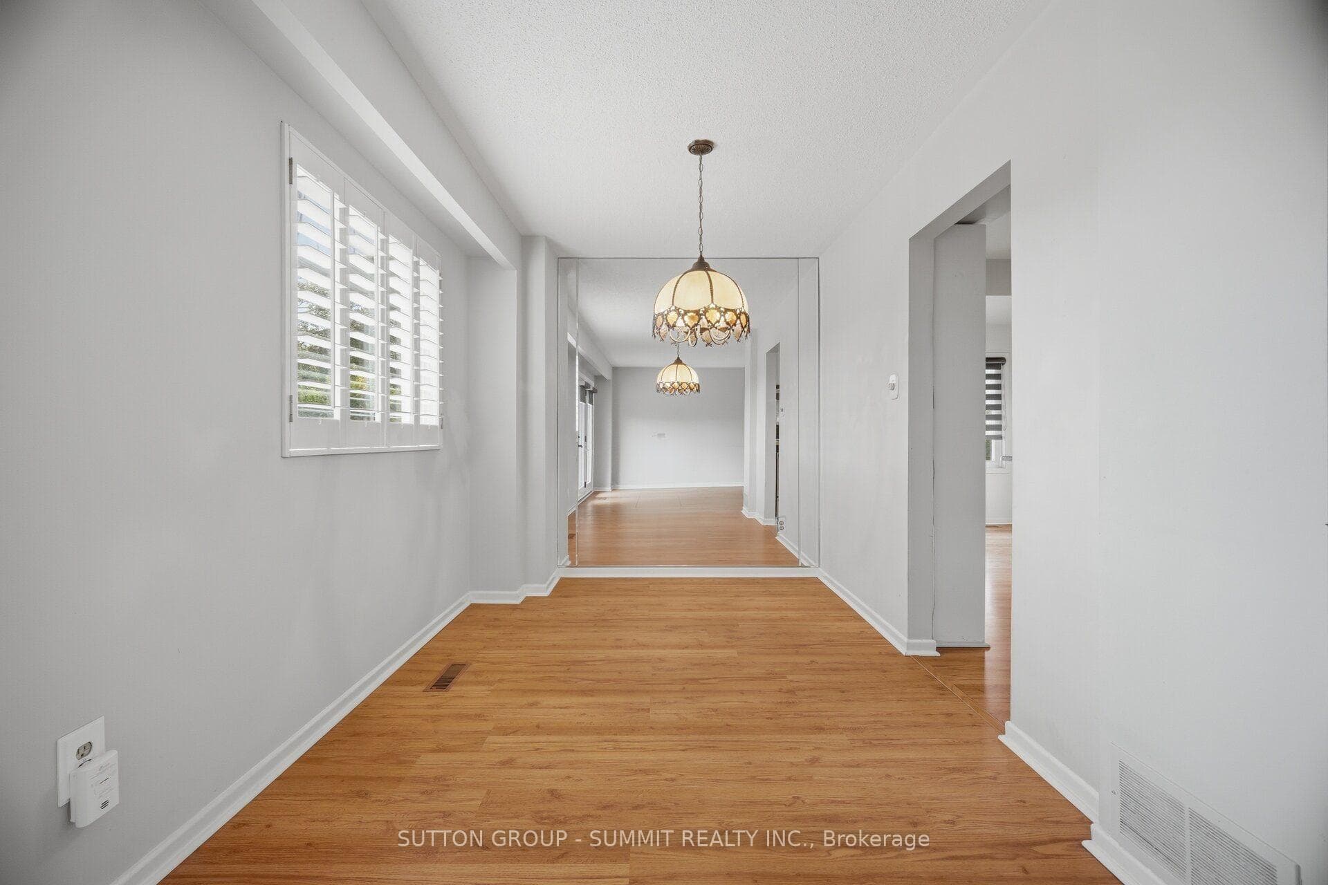 667 Green Meadow Crescent photo 10