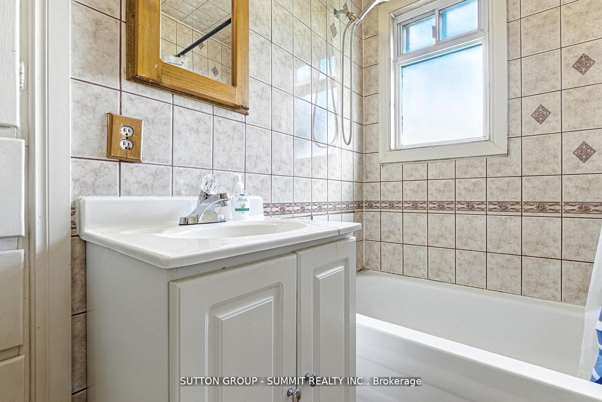 8555 Heritage Road photo 13