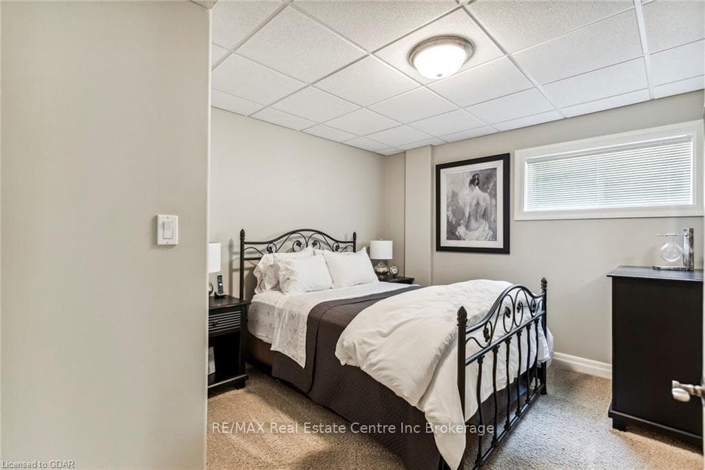265 RIVERVIEW Place photo 36