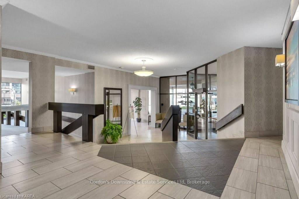 185 ONTARIO Street Unit 1301 photo 7