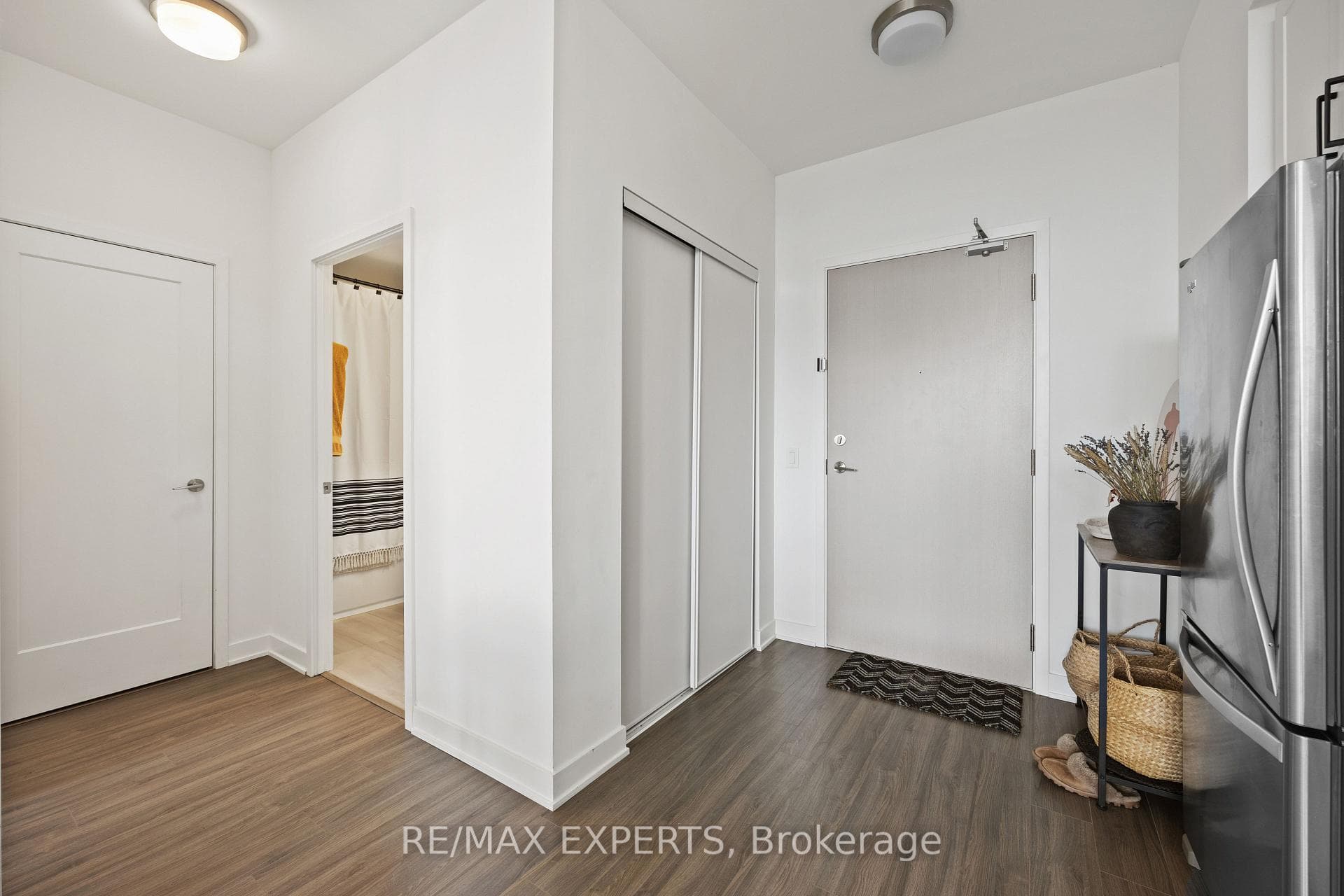 681 Yonge Street Unit 707 photo 8