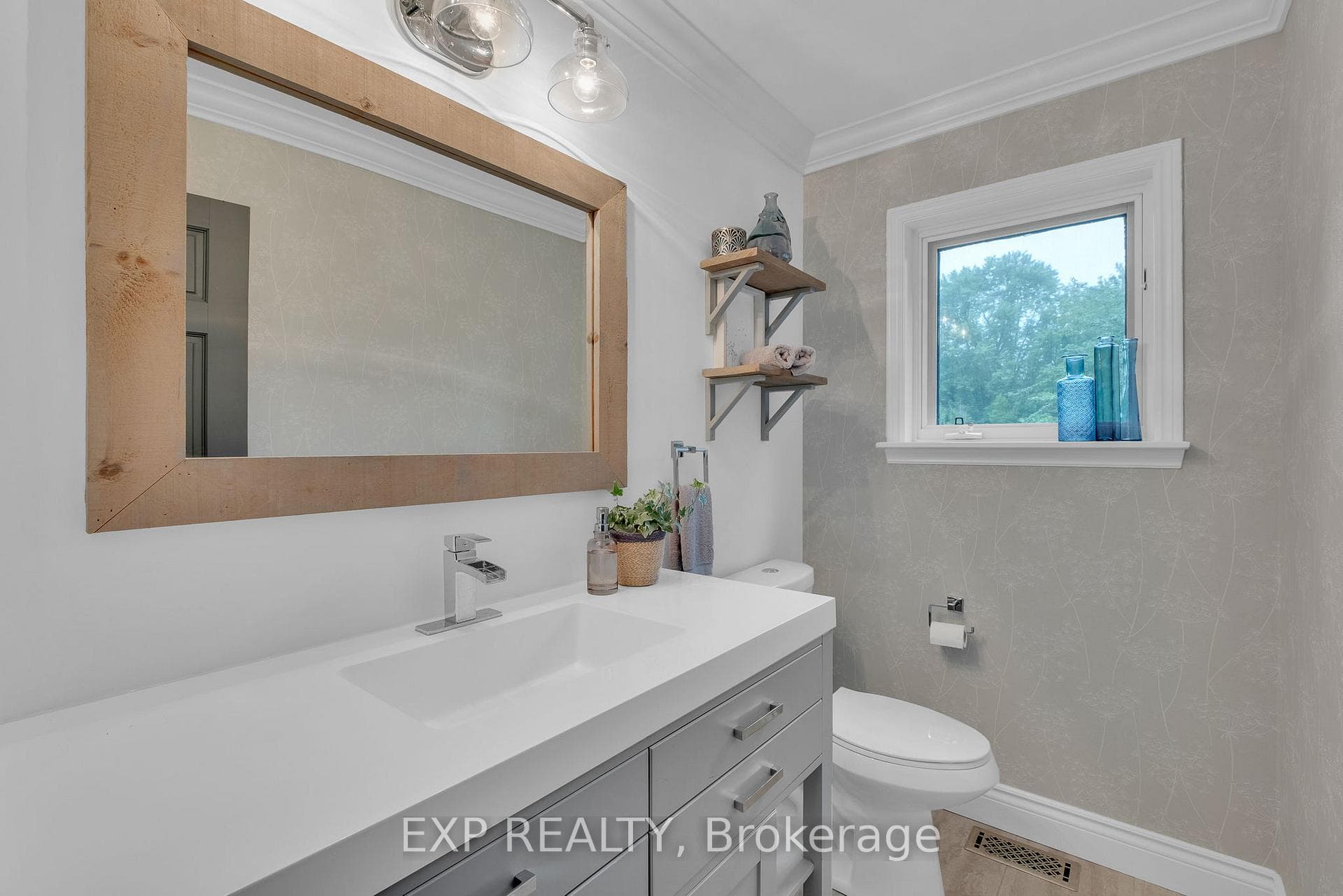 8556 Majestic Hills Drive photo 18