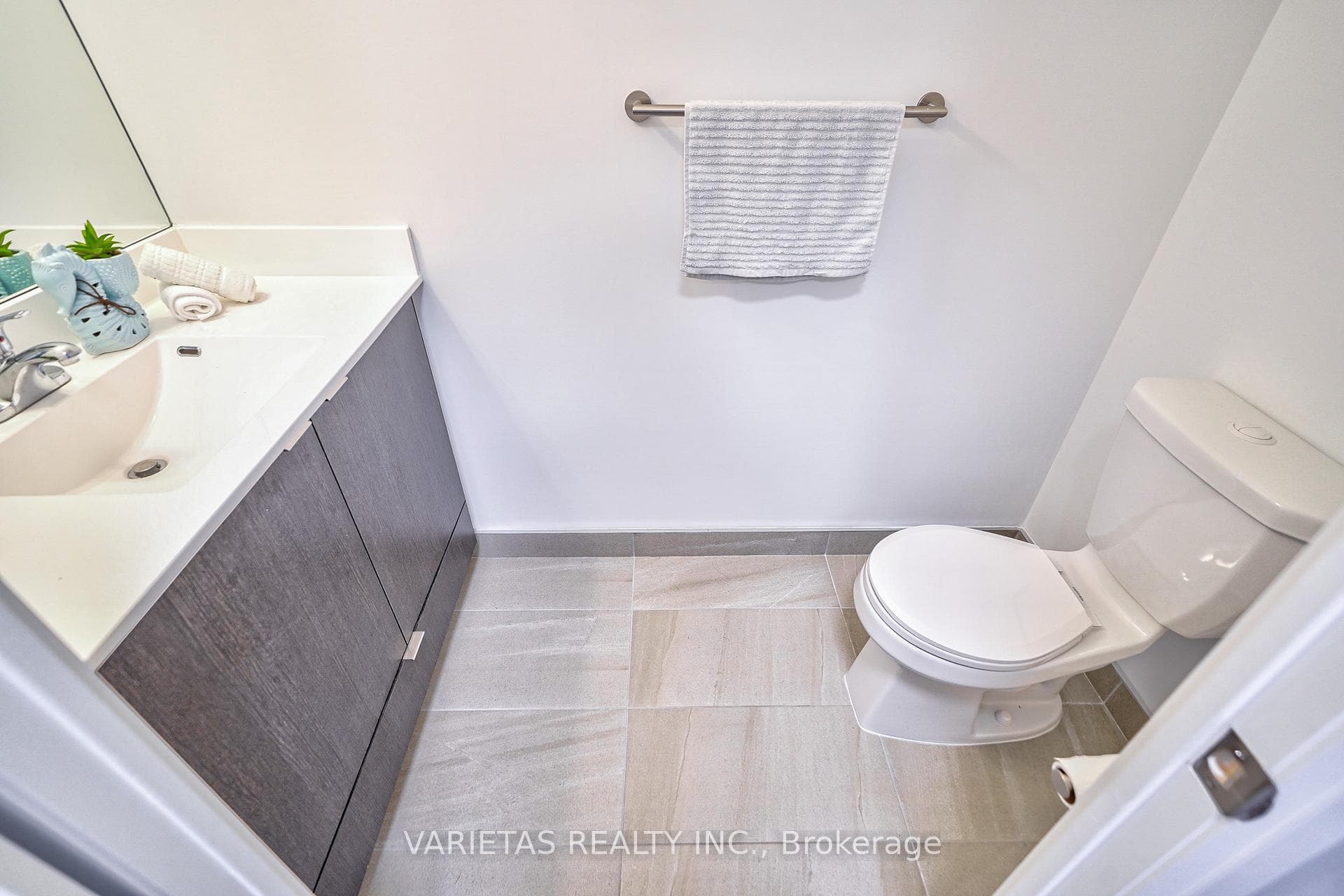 60 Ann O'Reilly Road Unit 859 photo 25