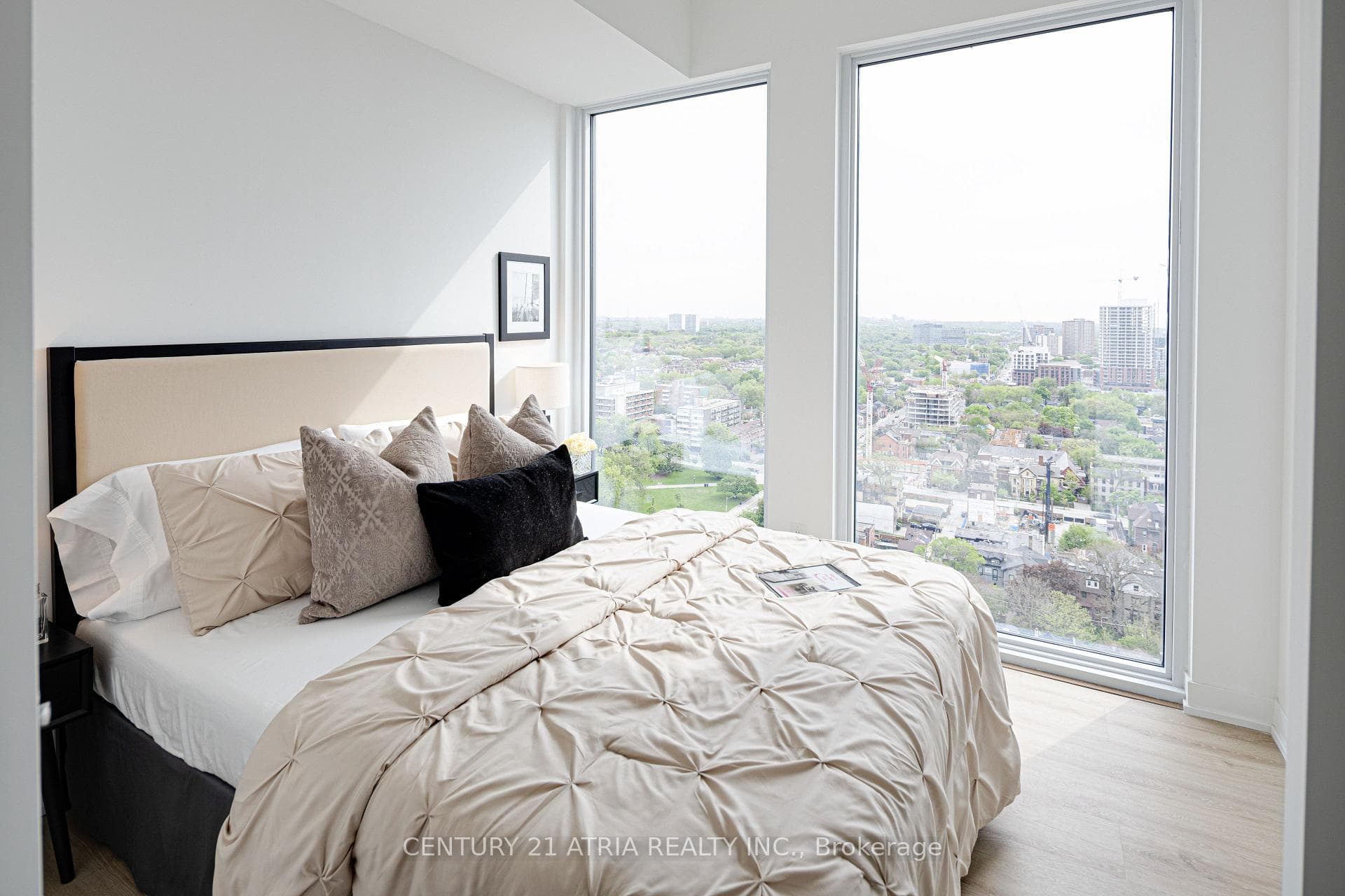 319 Jarvis Street Unit 2515 photo 7