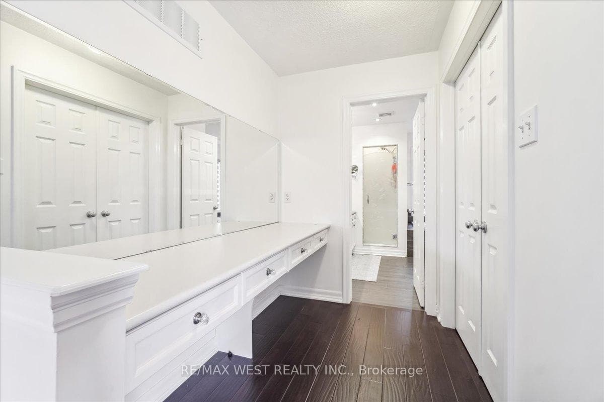 1349 Sagewood Crescent photo 8