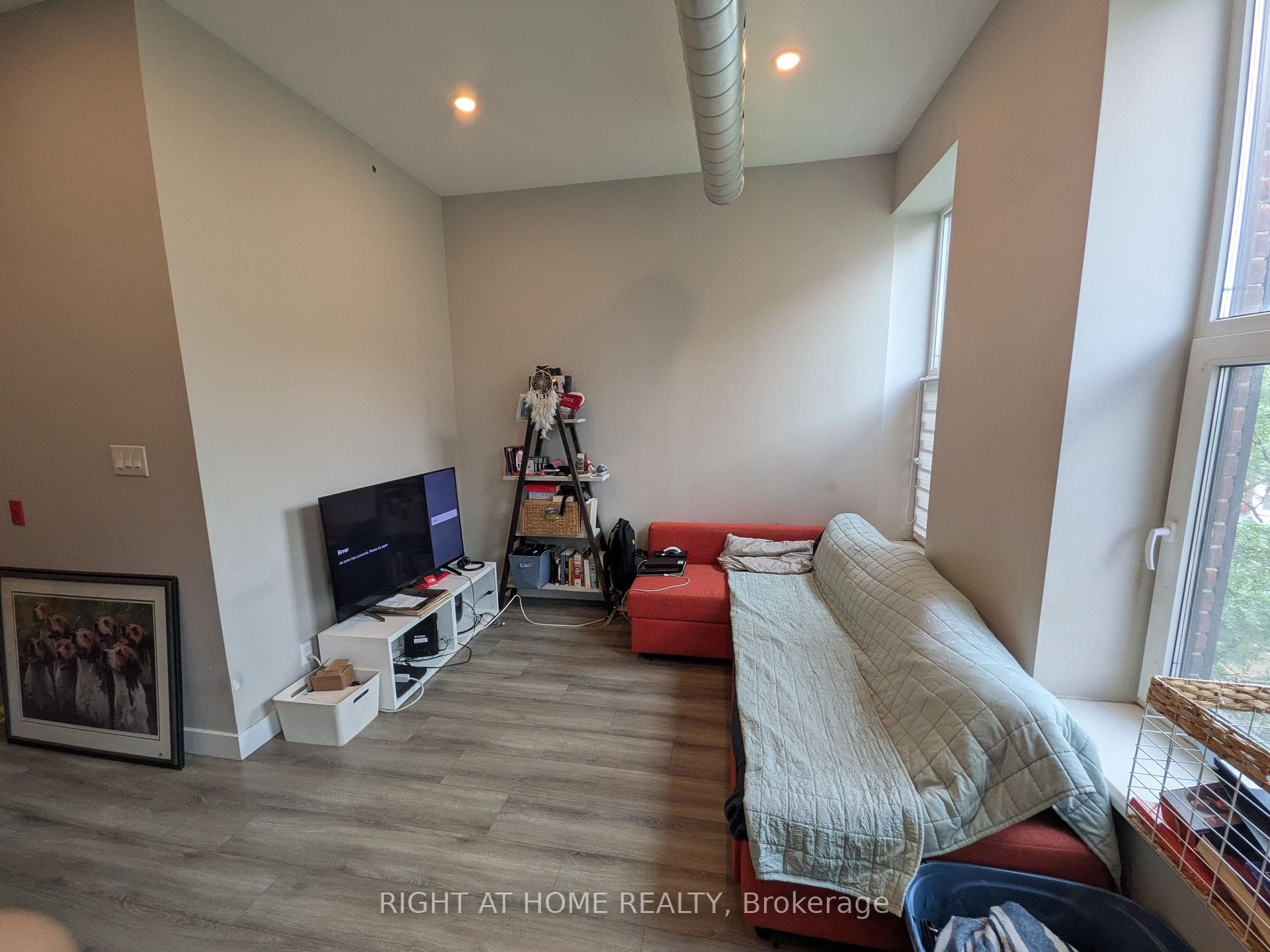 53.5 king Street Unit 4 photo 4