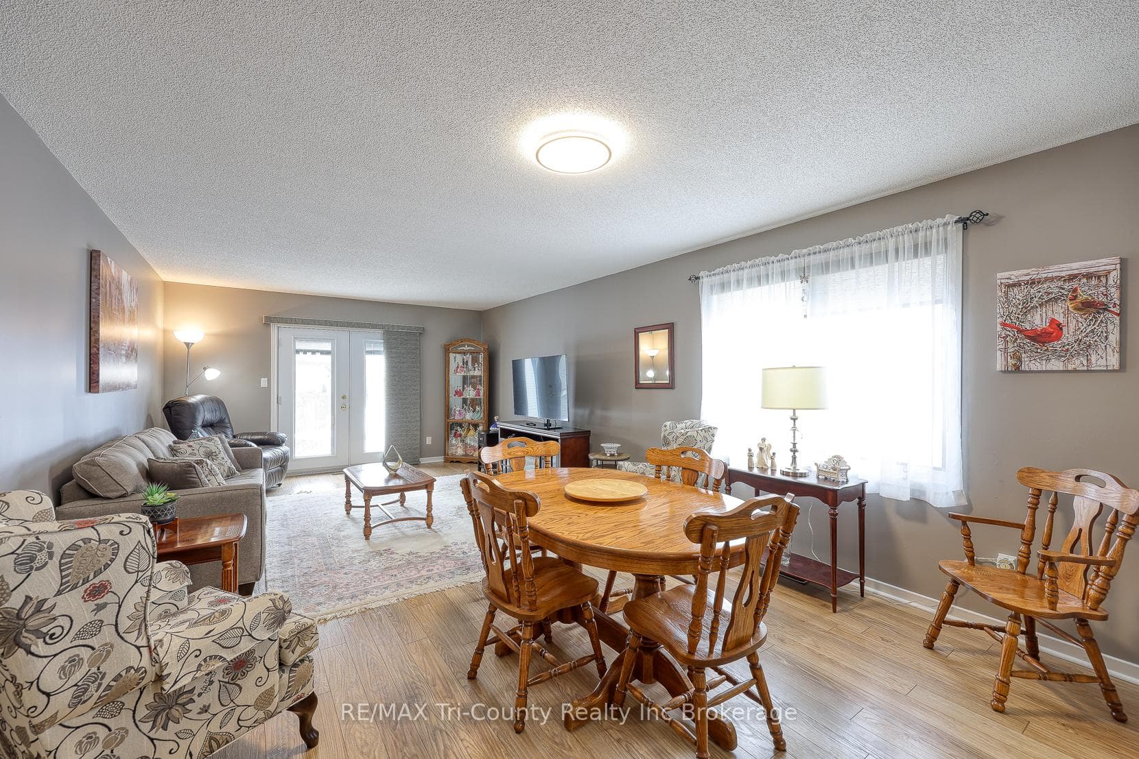 33 Wilkins Crescent photo 9