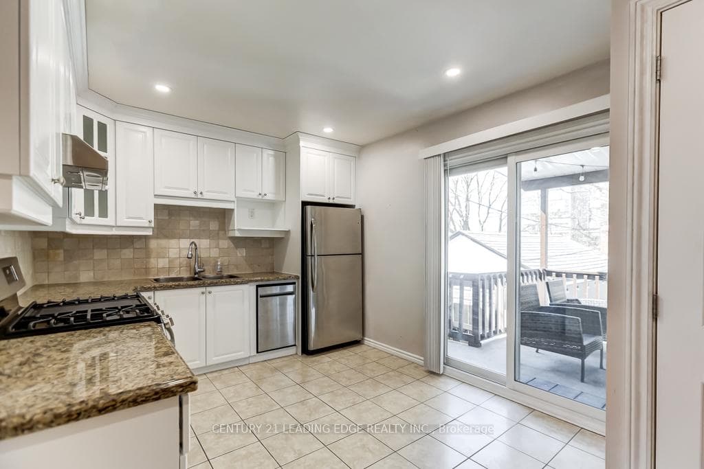 26 Grandville Avenue photo 12