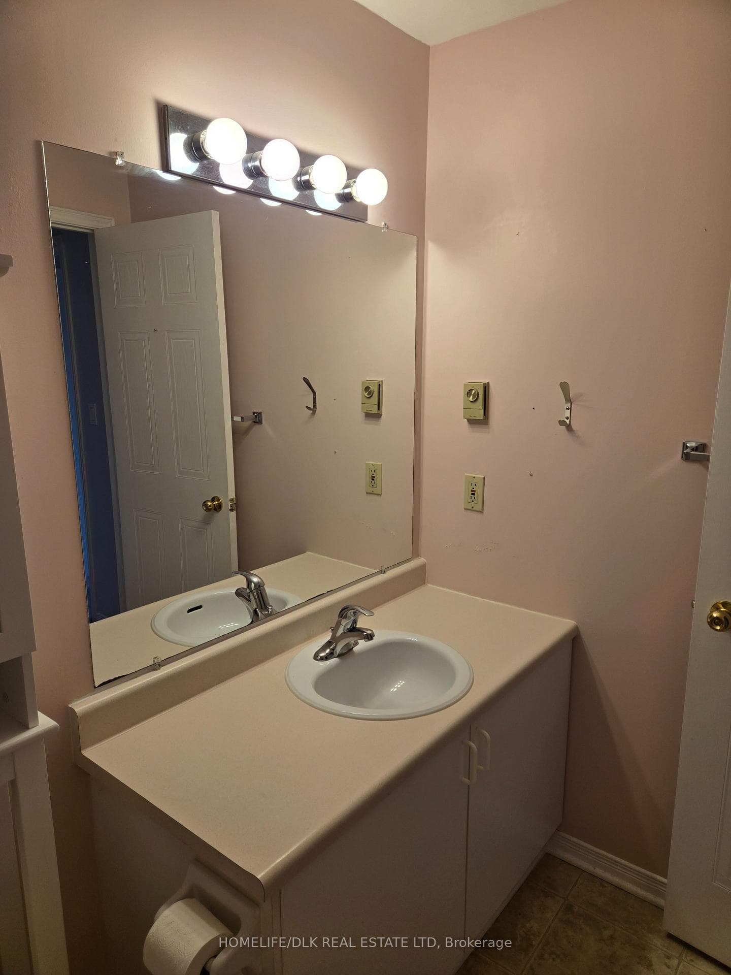 21 Liston Avenue Unit 404 photo 6
