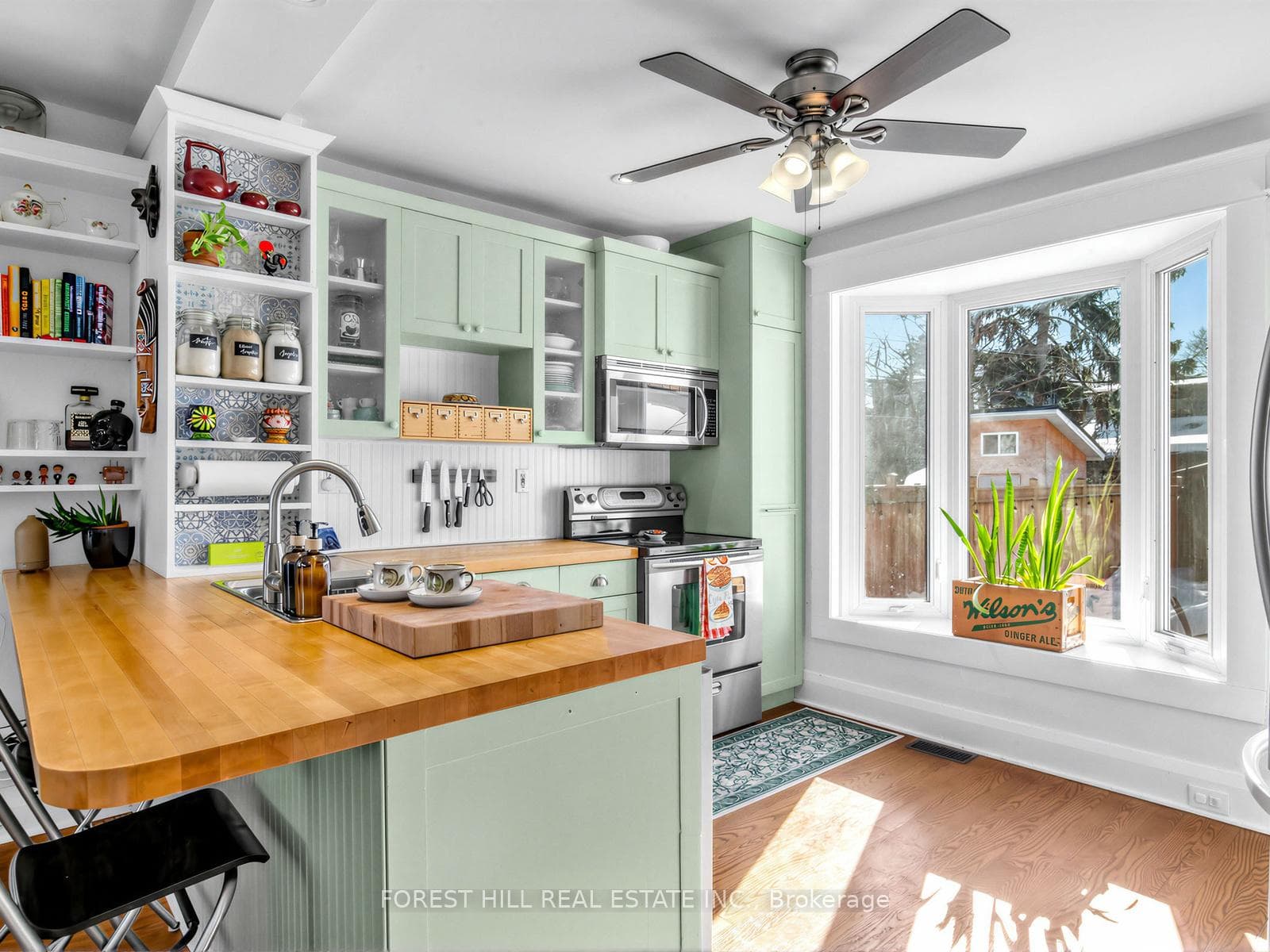 715 Sammon Avenue photo 11