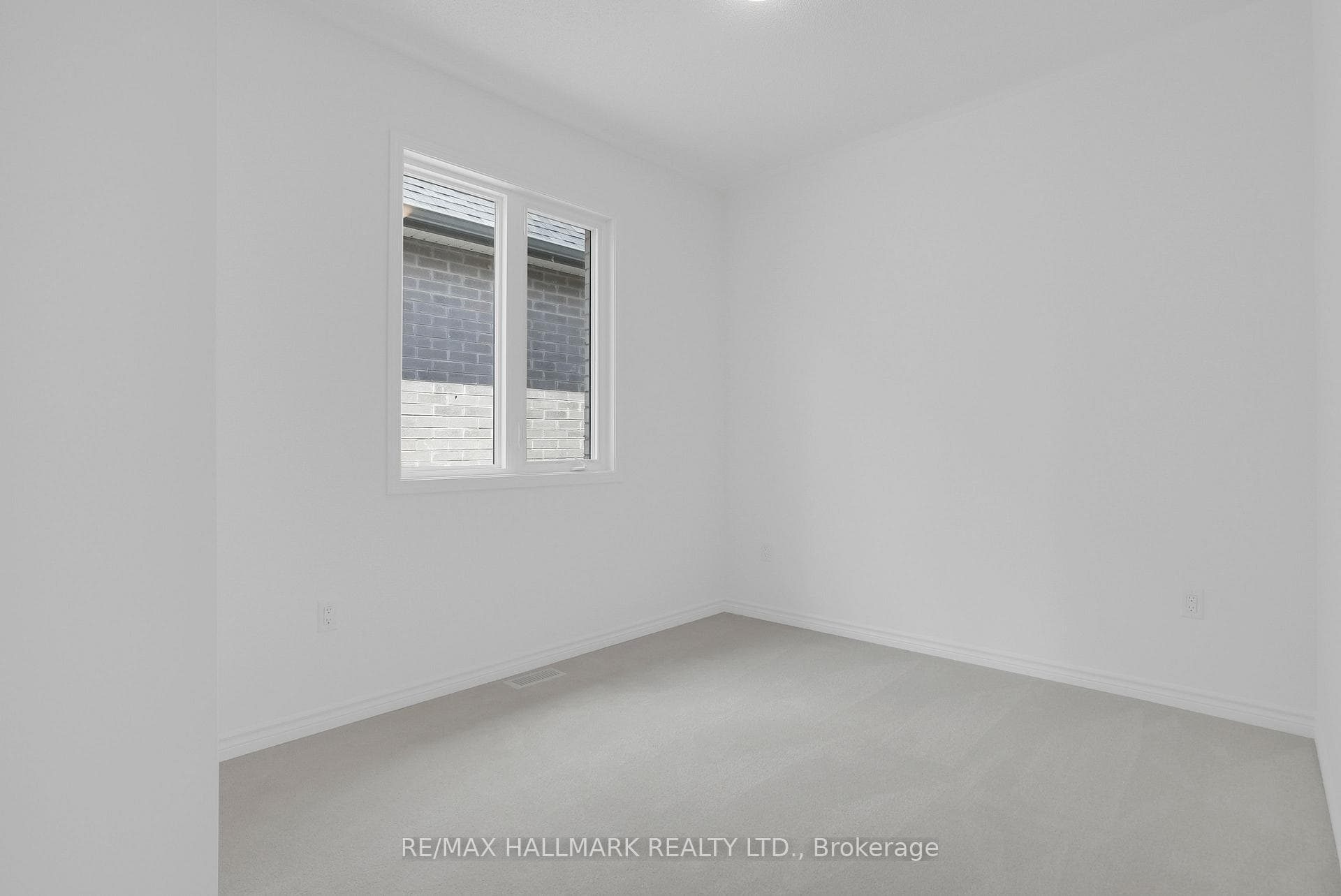 15 Foxley Heights photo 32