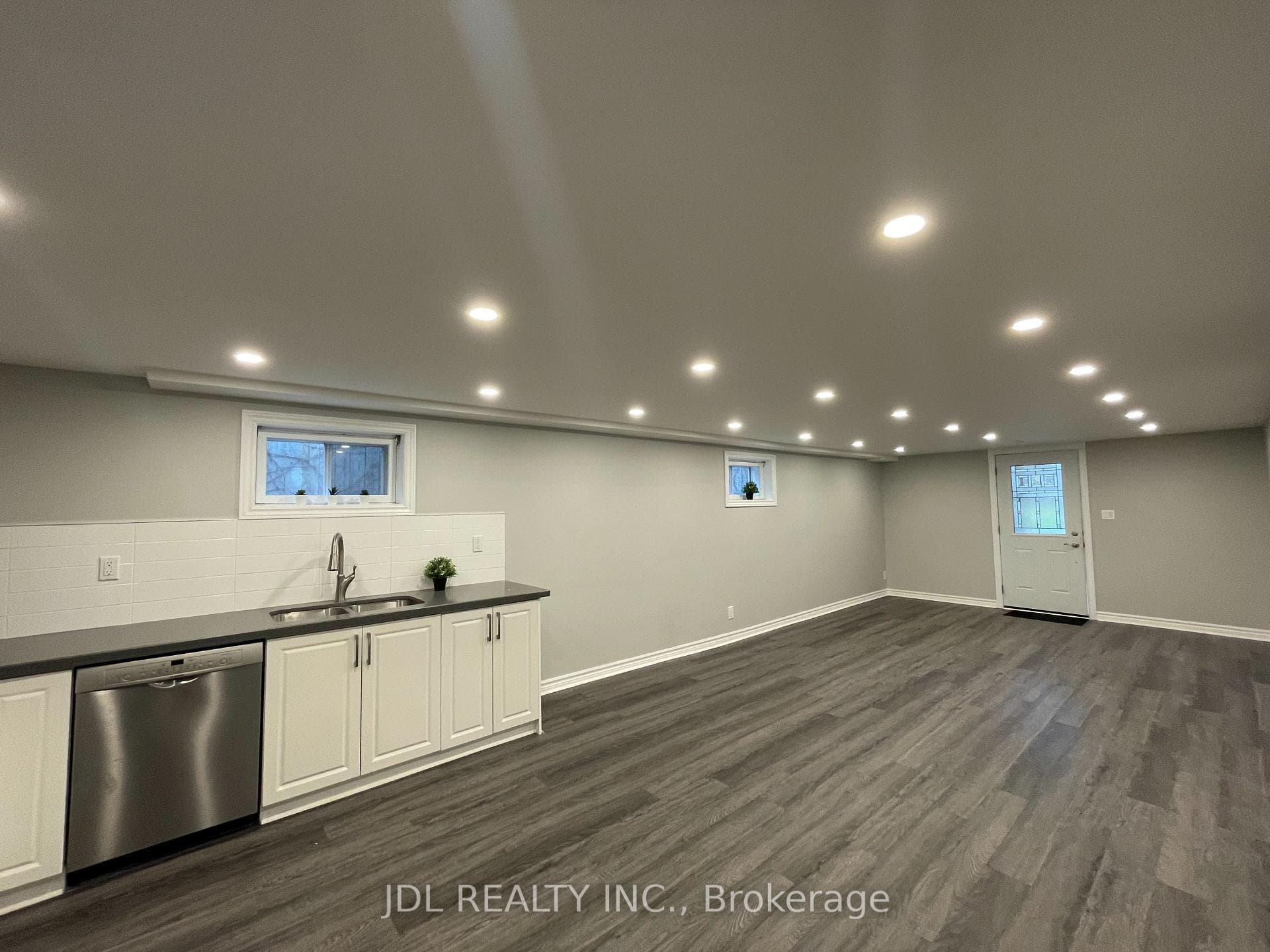226 Lorindale Drive Unit Lower photo 4