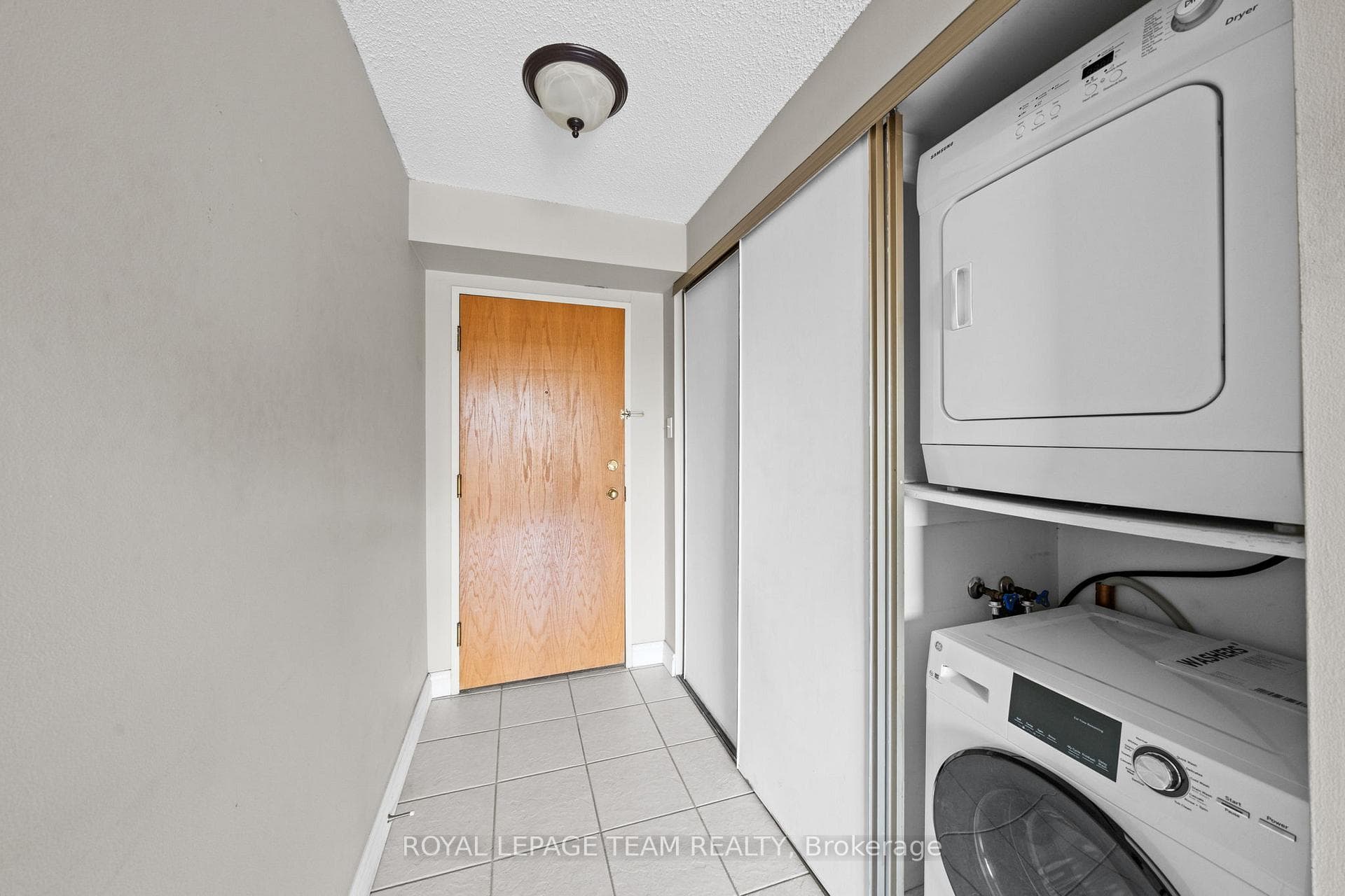 199 Kent Street Unit 1705 photo 4