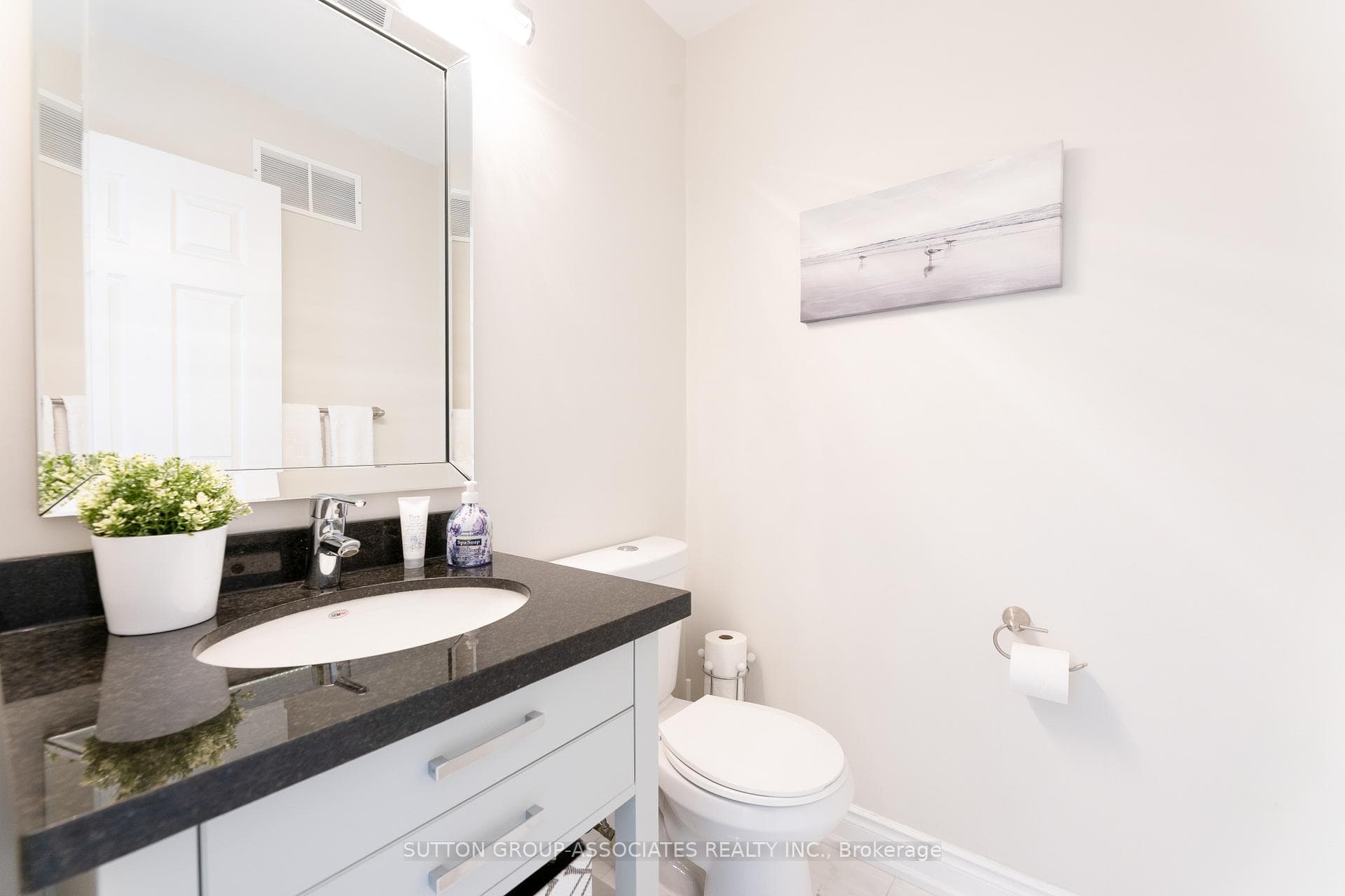15 Guildford Circle photo 7