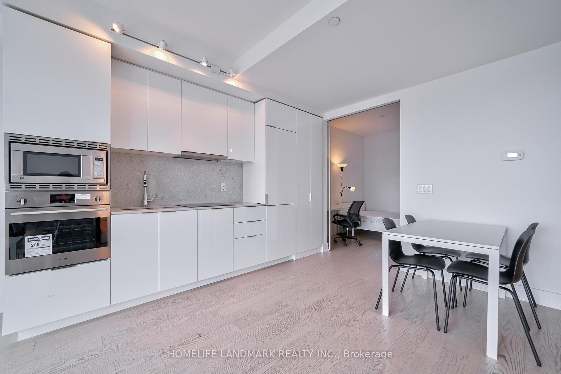 955 Bay Street Unit 3801 photo 9