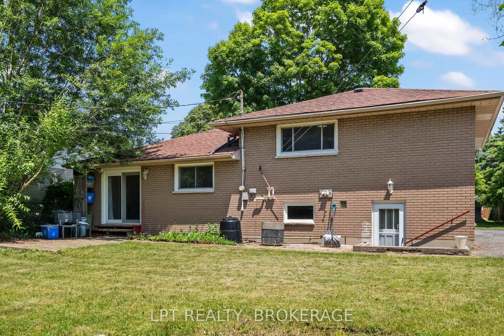 14 Herchmer Crescent photo 33