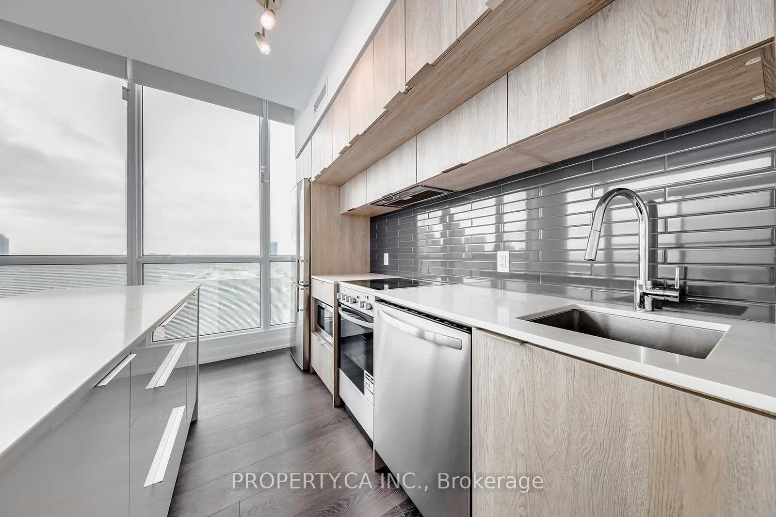 181 Dundas Street Unit PH10 photo 13