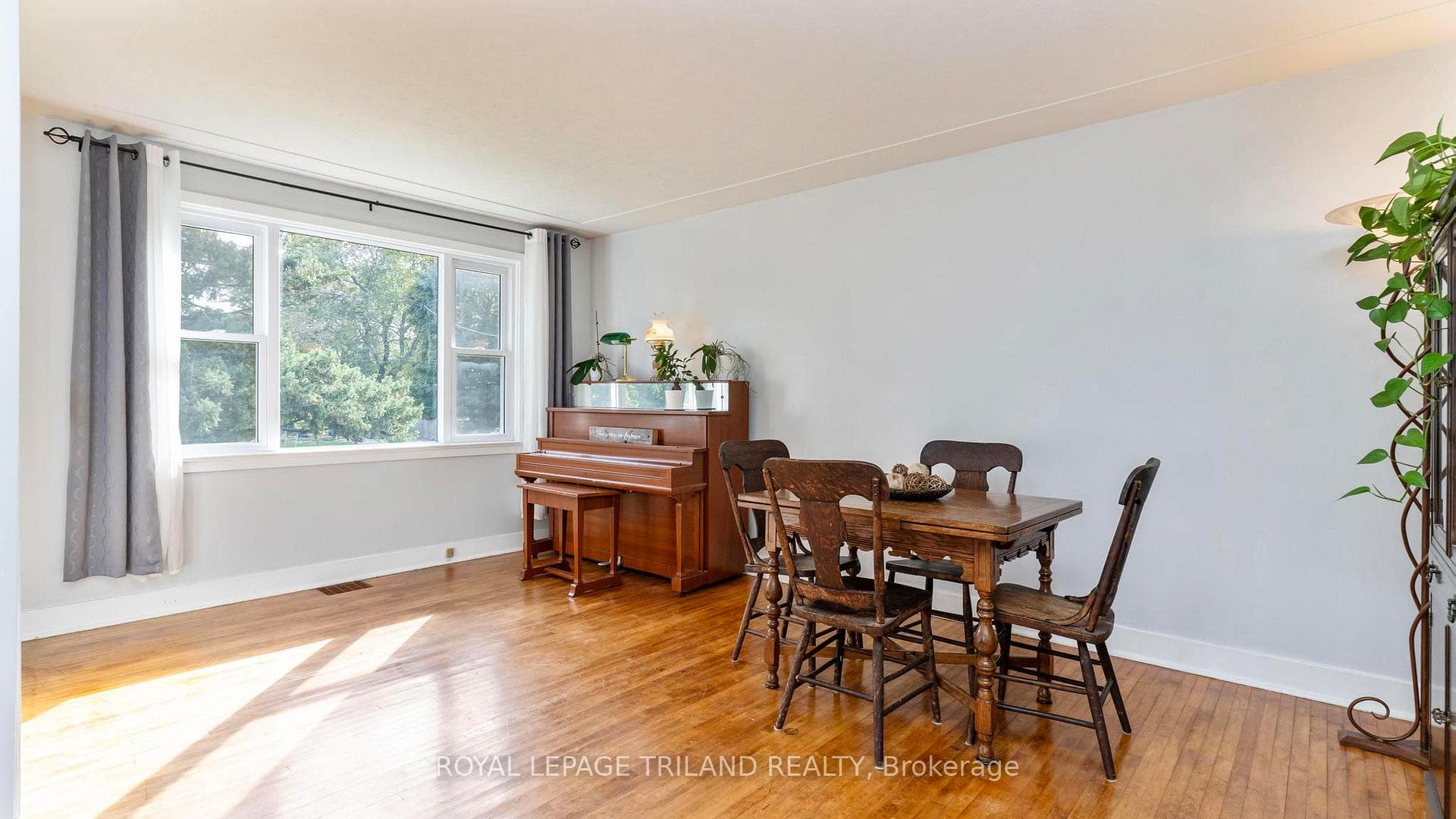 578 Creston Avenue photo 6