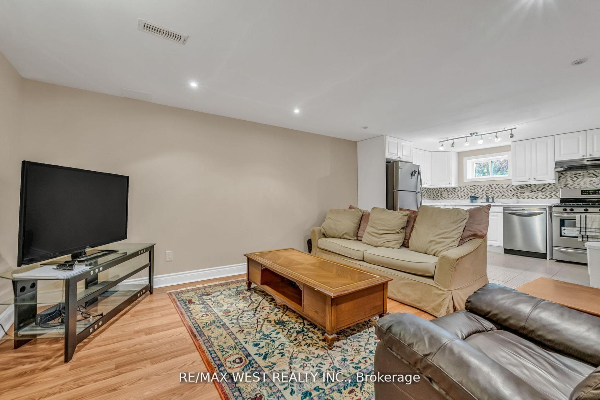 15 Breadner Drive photo 28