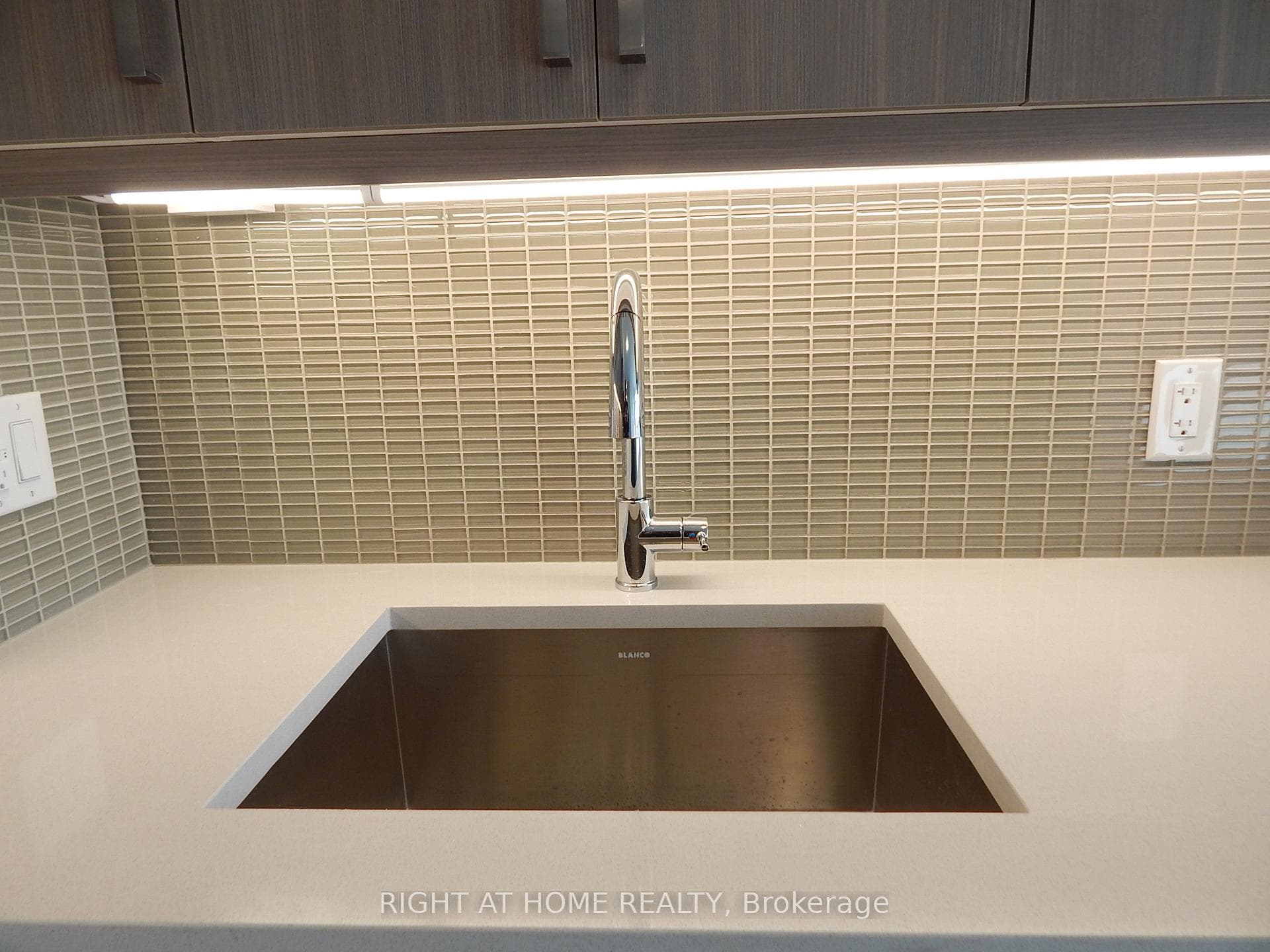 1603 Eglinton Avenue Unit 1307 photo 12