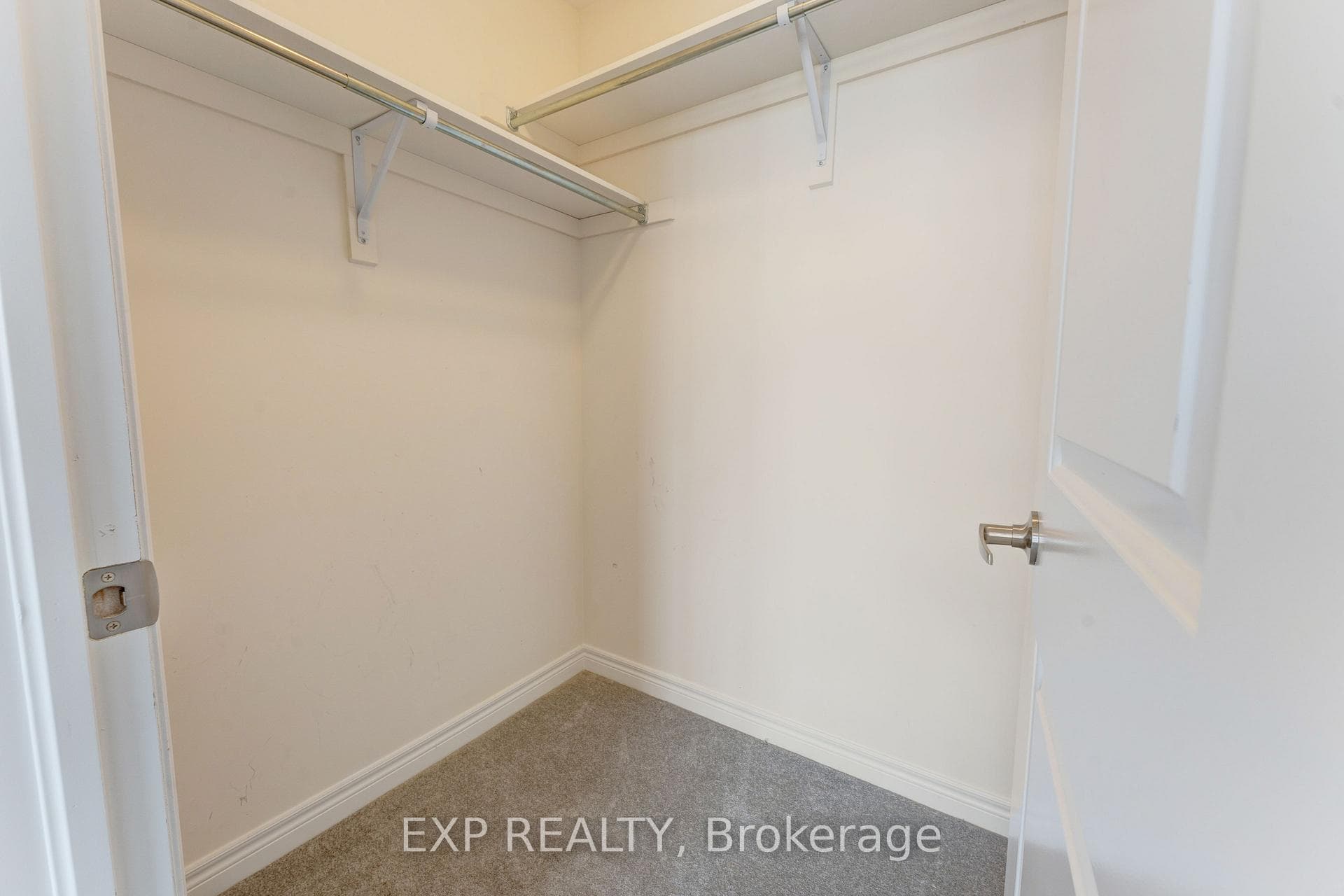 8 Roywood Street photo 22