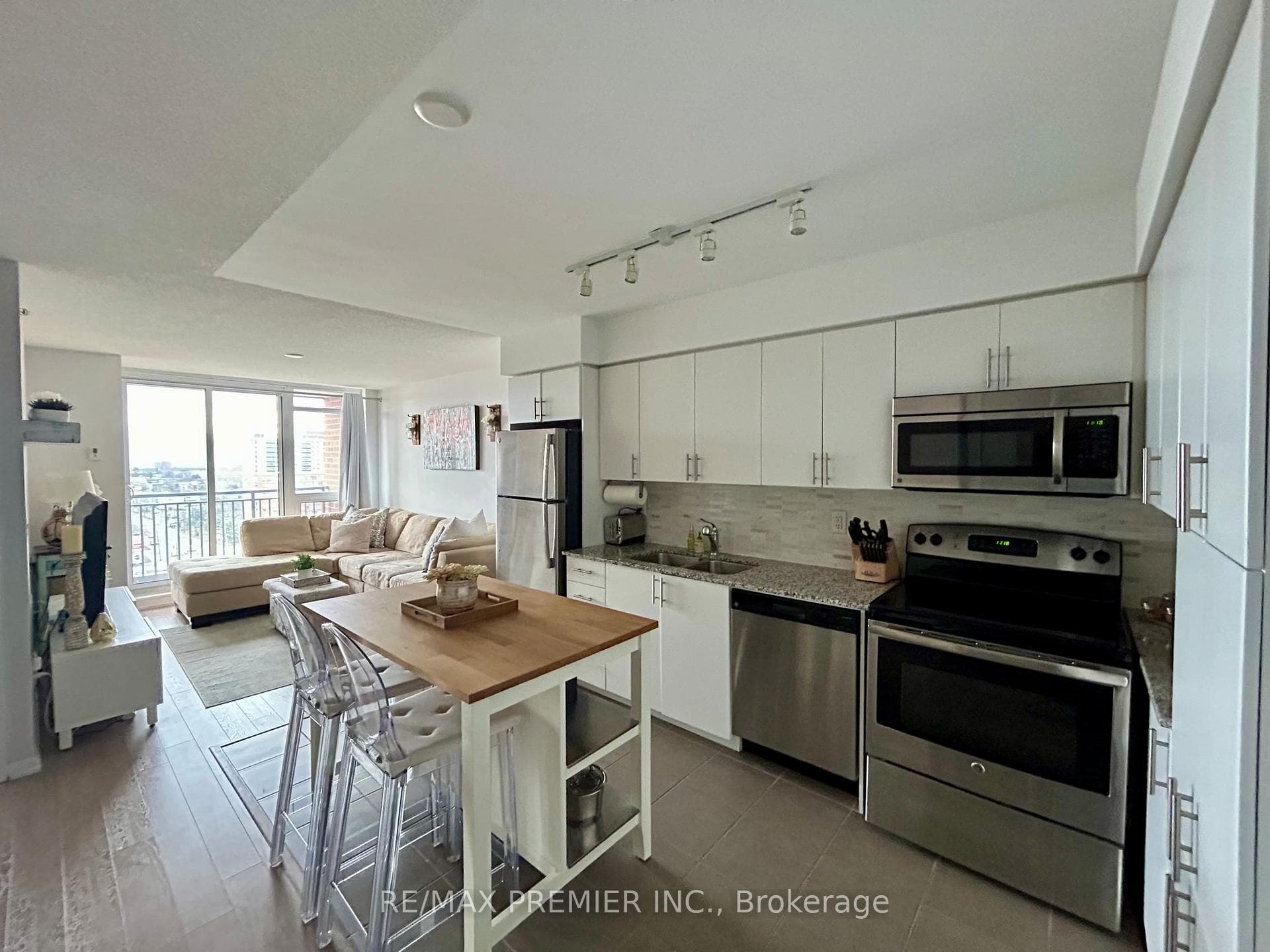 830 Lawrence Avenue Unit 1109 photo 7